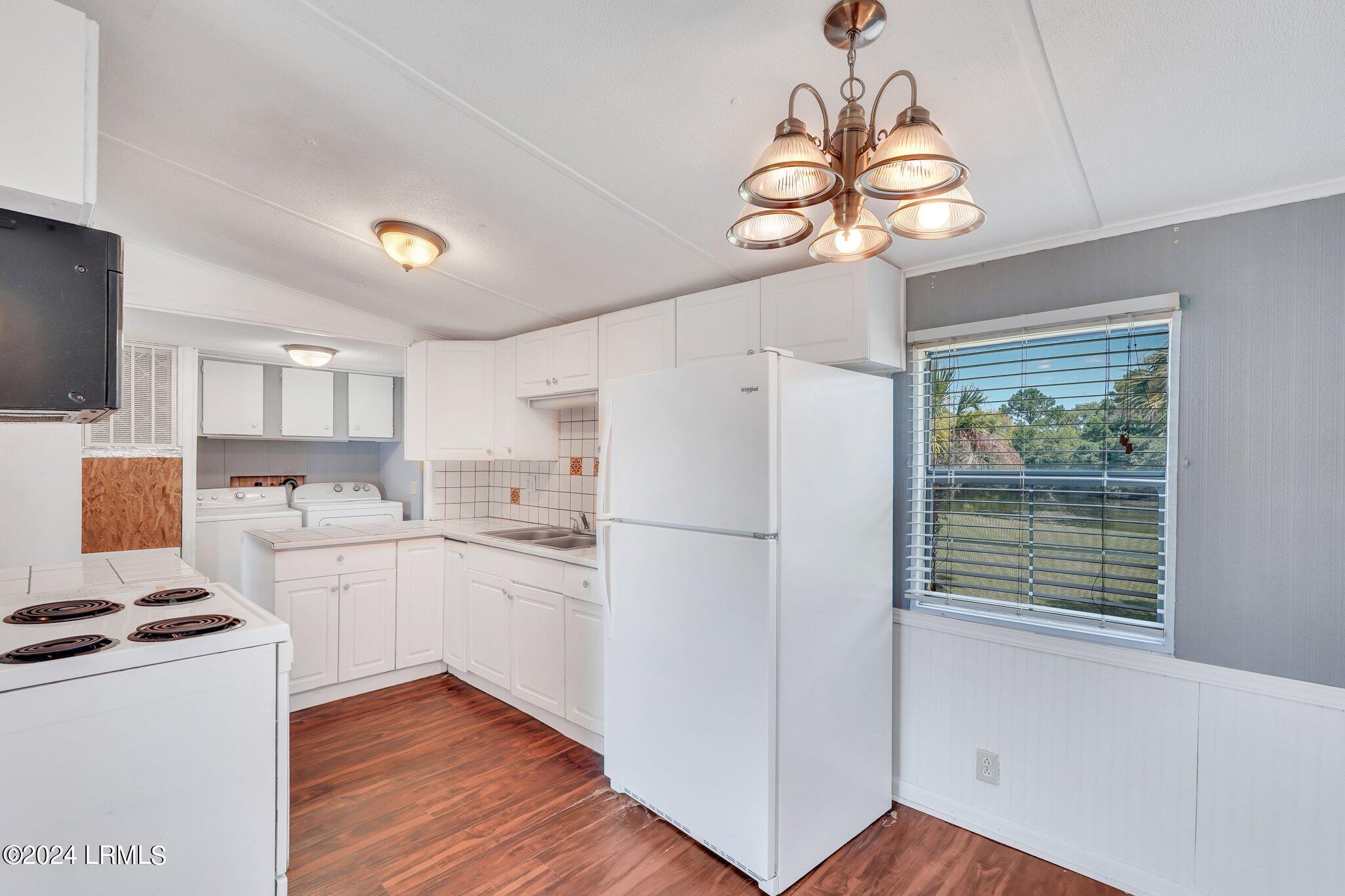 13 View Point Circle, St. Helena Island