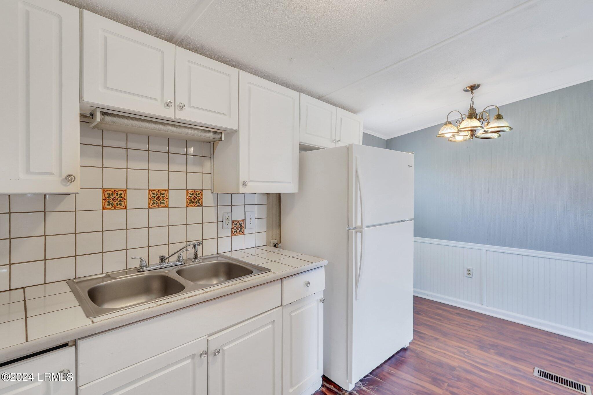 13 View Point Circle, St. Helena Island