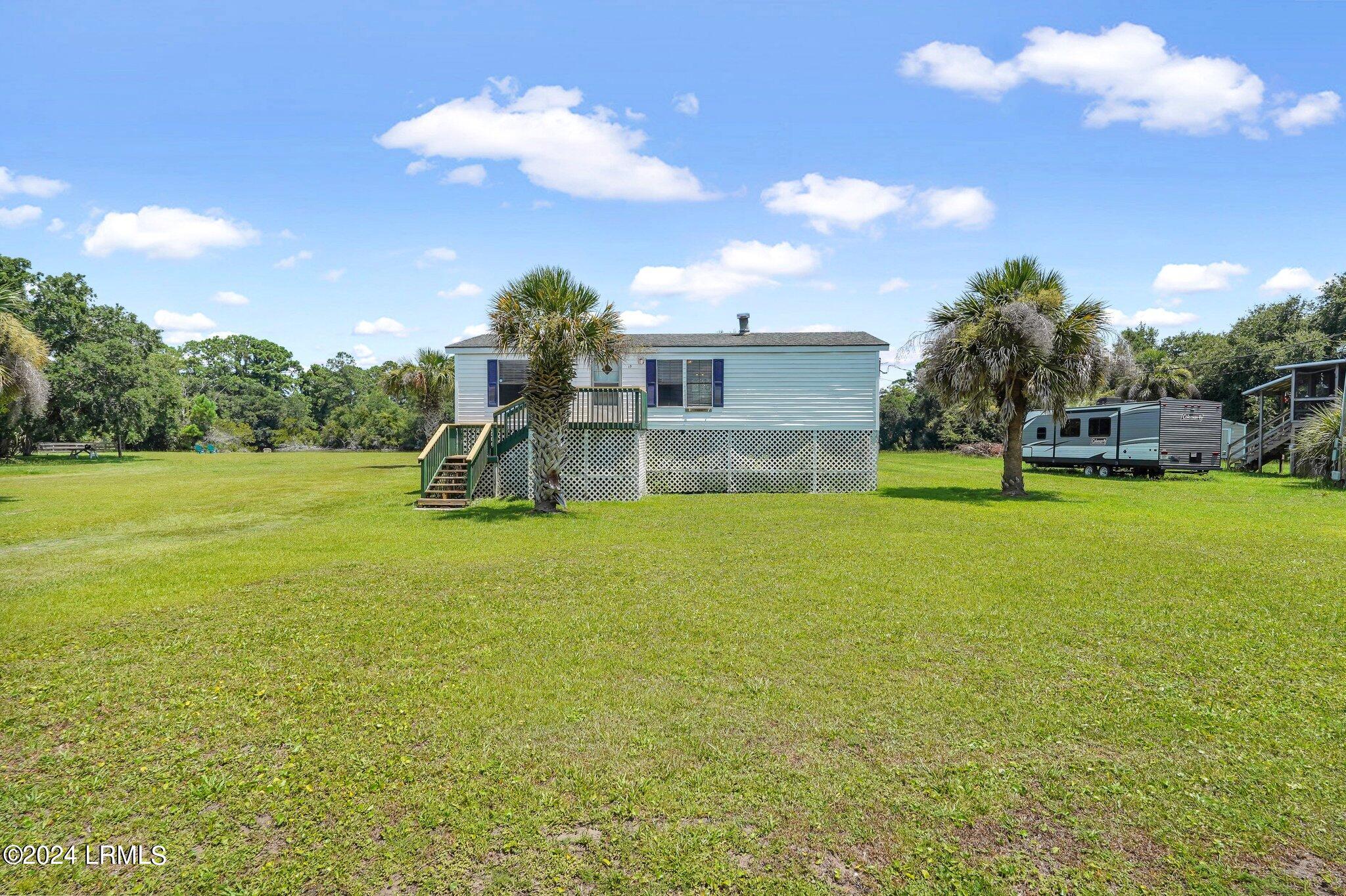 13 View Point Circle, St. Helena Island