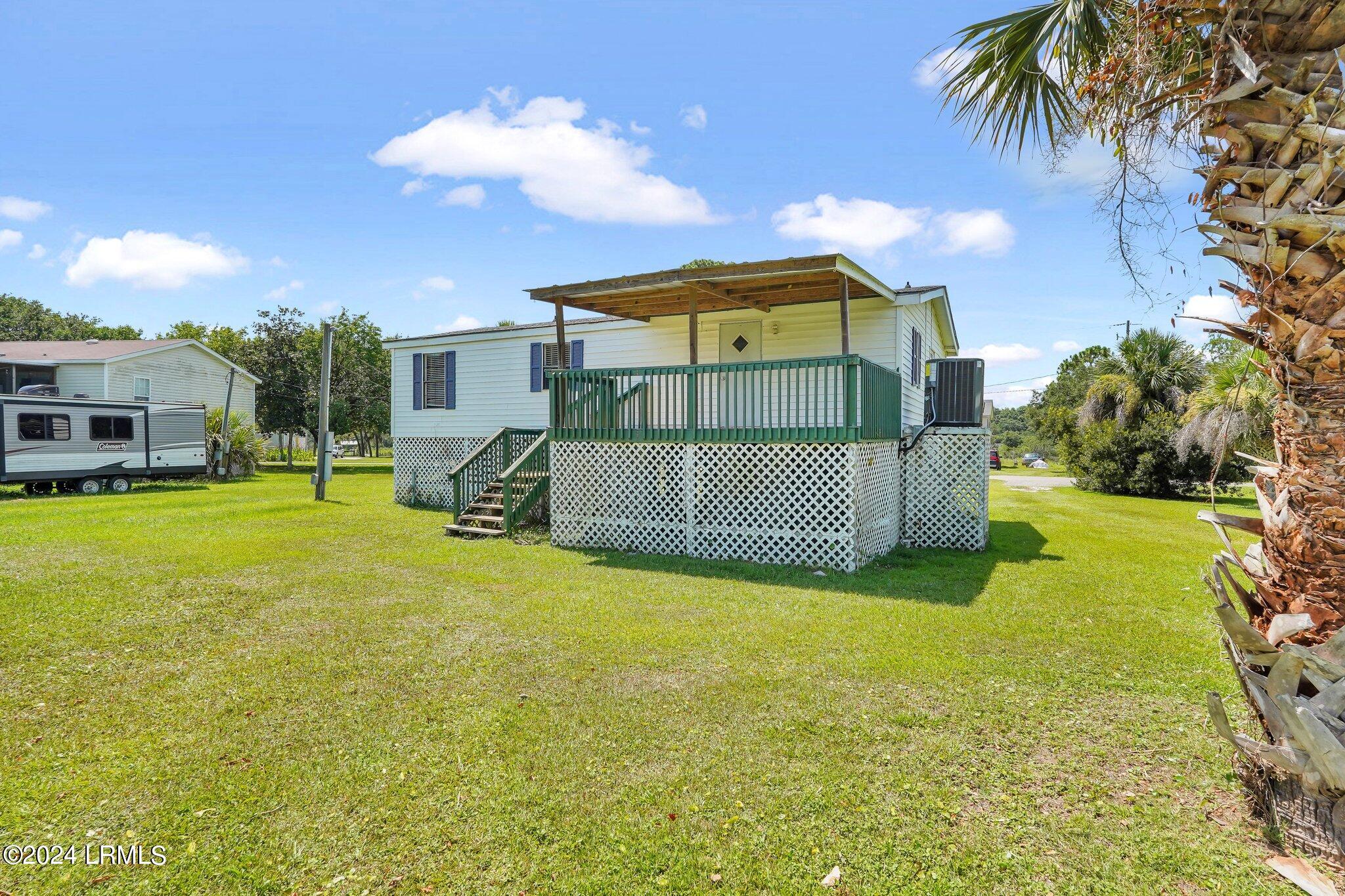 13 View Point Circle, St. Helena Island