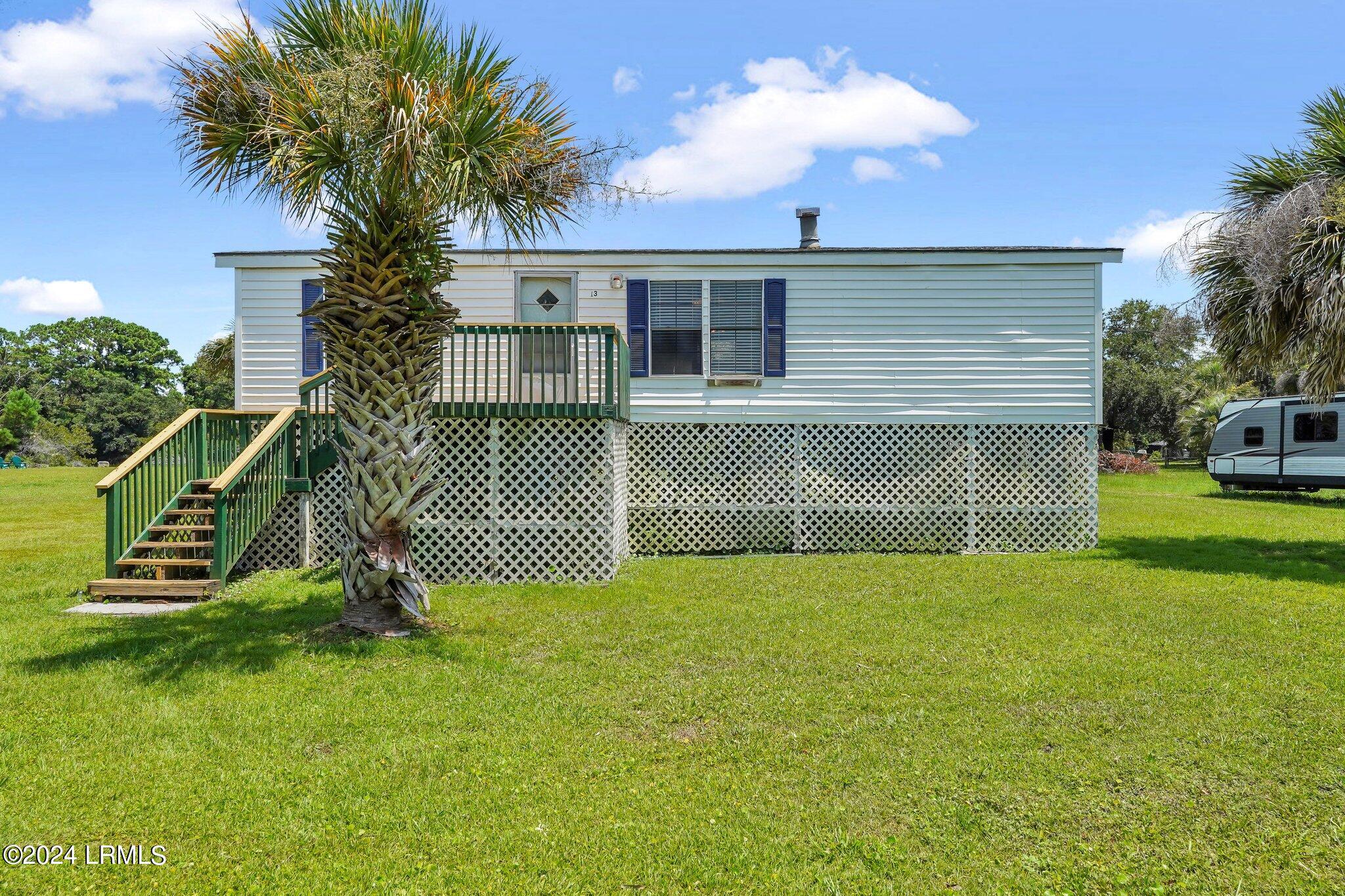 13 View Point Circle, St. Helena Island