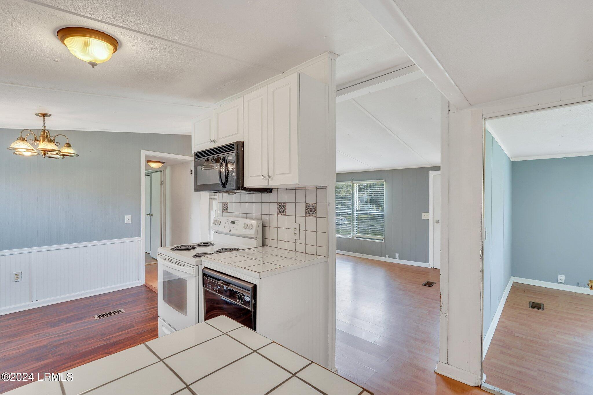 13 View Point Circle, St. Helena Island