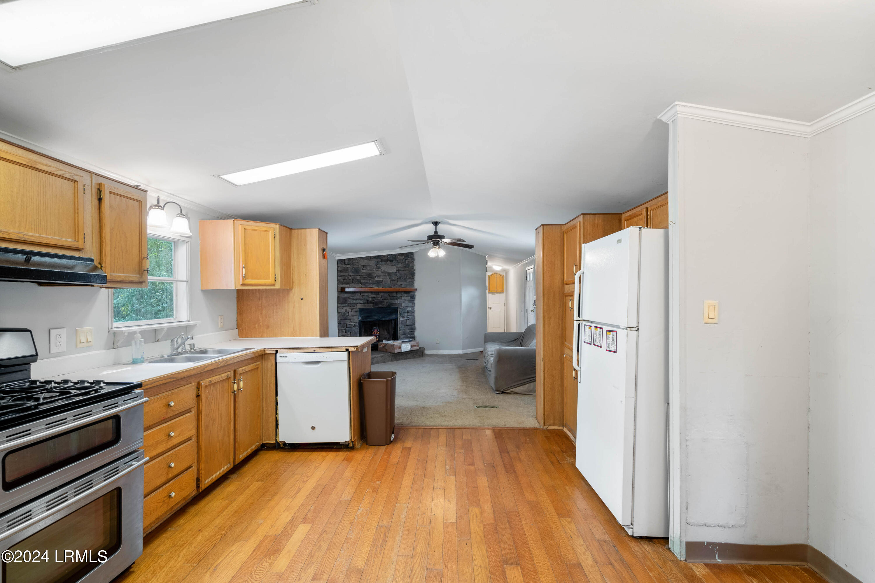 1611 Charleston Drive, B