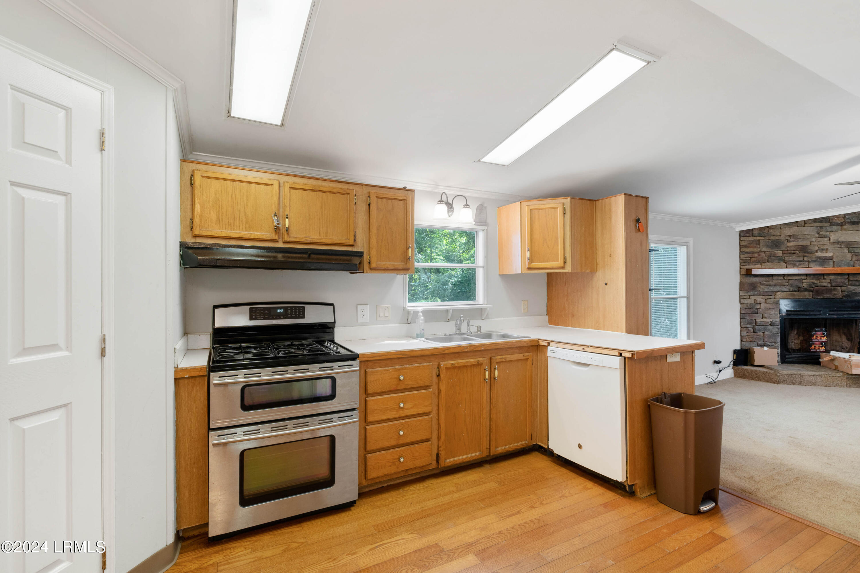 1611 Charleston Drive, B