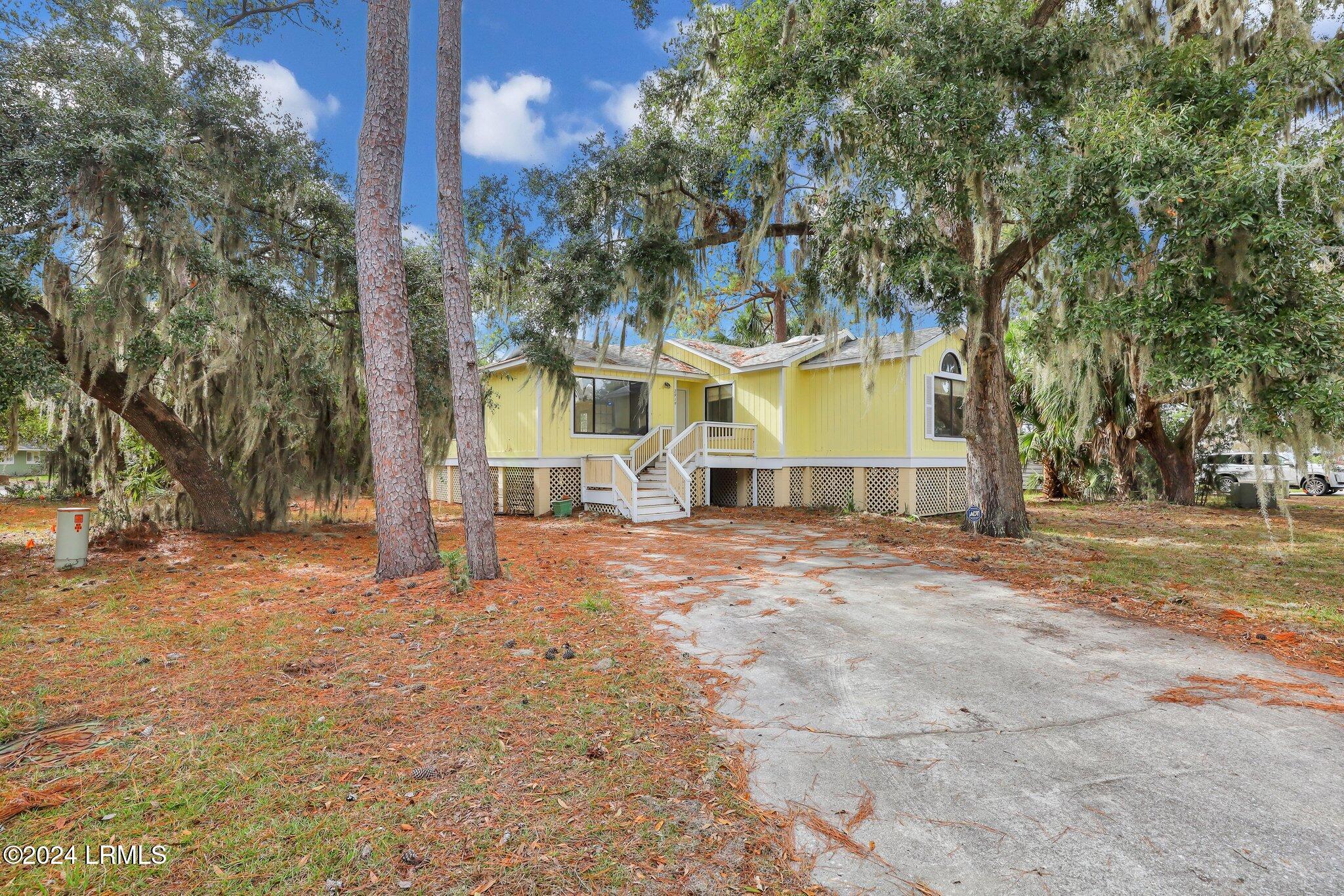 2919 Waters Edge Court W