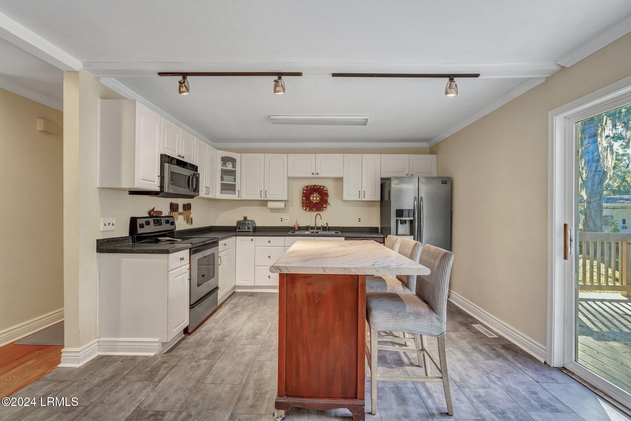 508 Mystic Drive W
