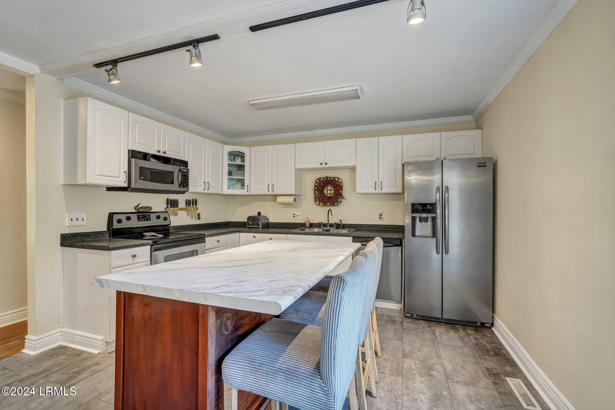 508 Mystic Drive W
