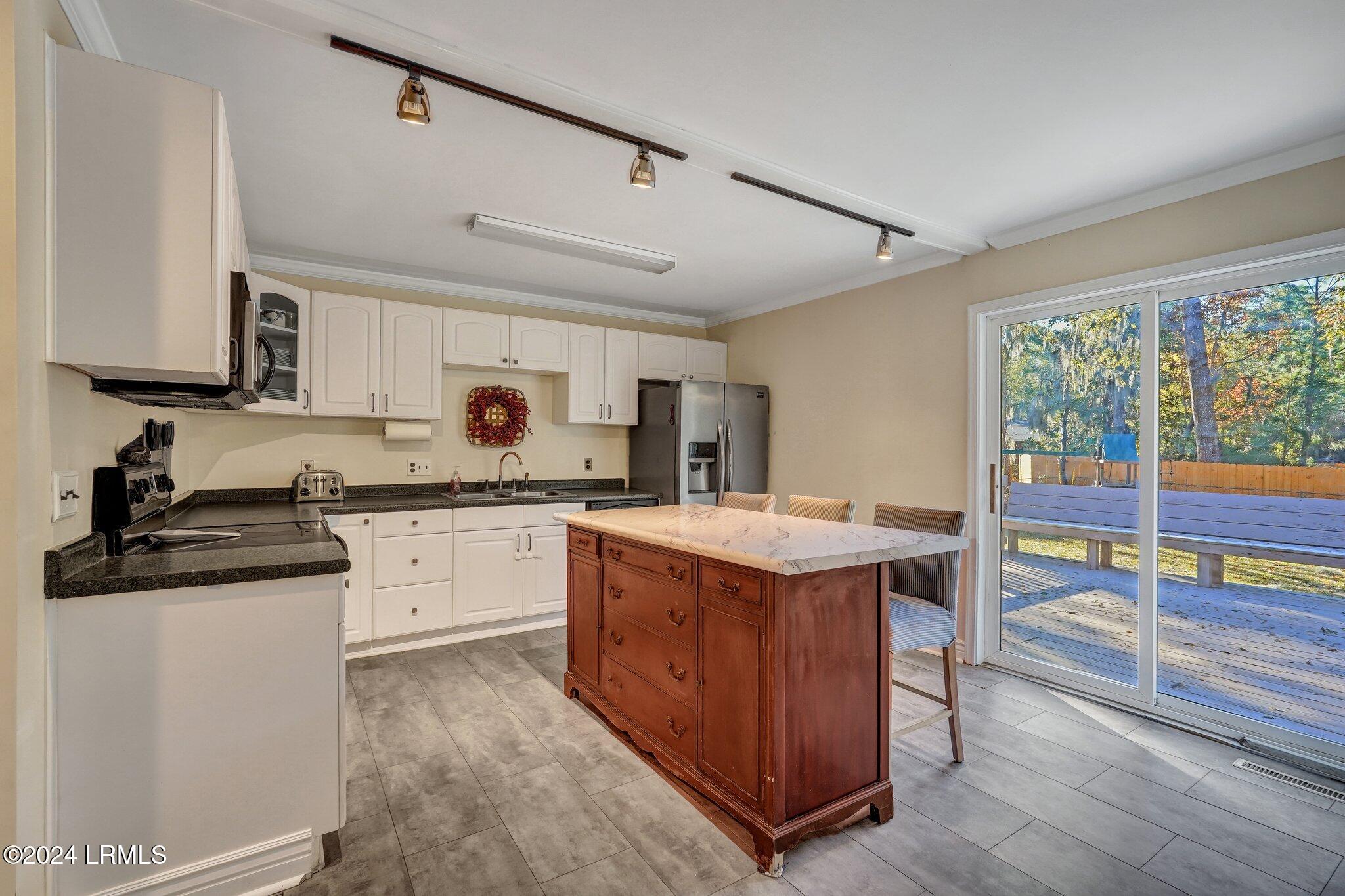 508 Mystic Drive W