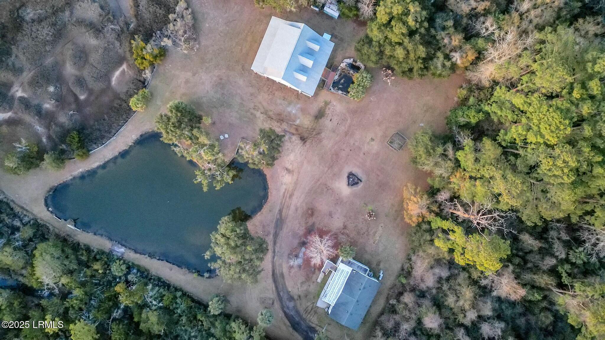 51 Coffin Point Road, St. Helena Island