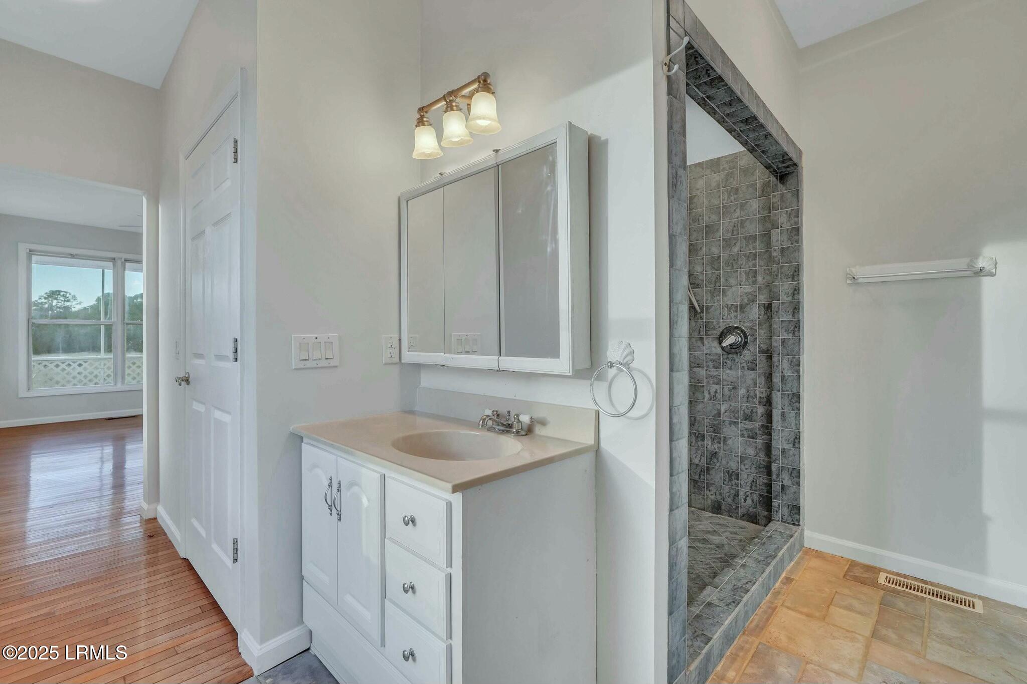 51 Coffin Point Road, St. Helena Island