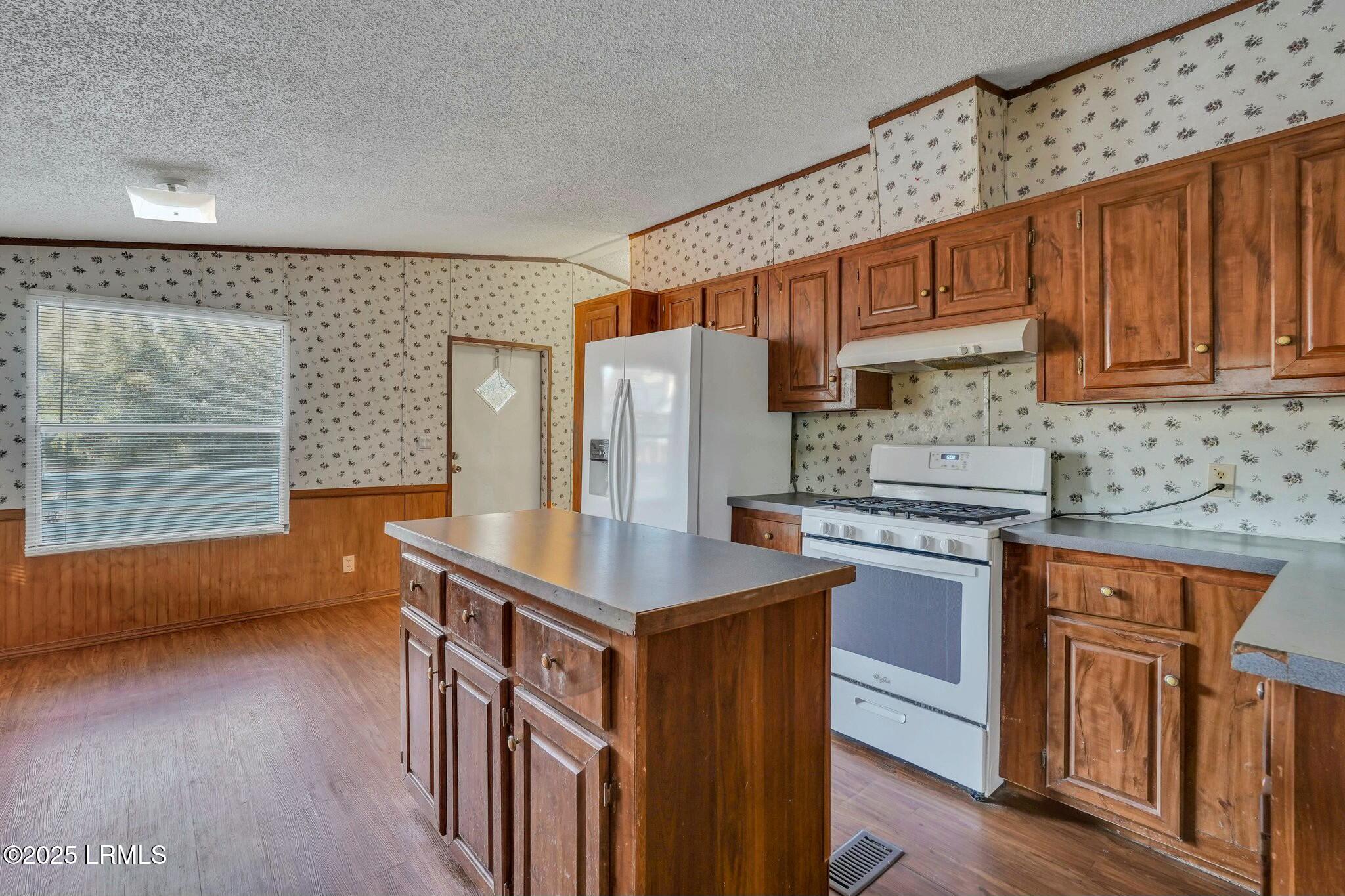 51 Coffin Point Road, St. Helena Island