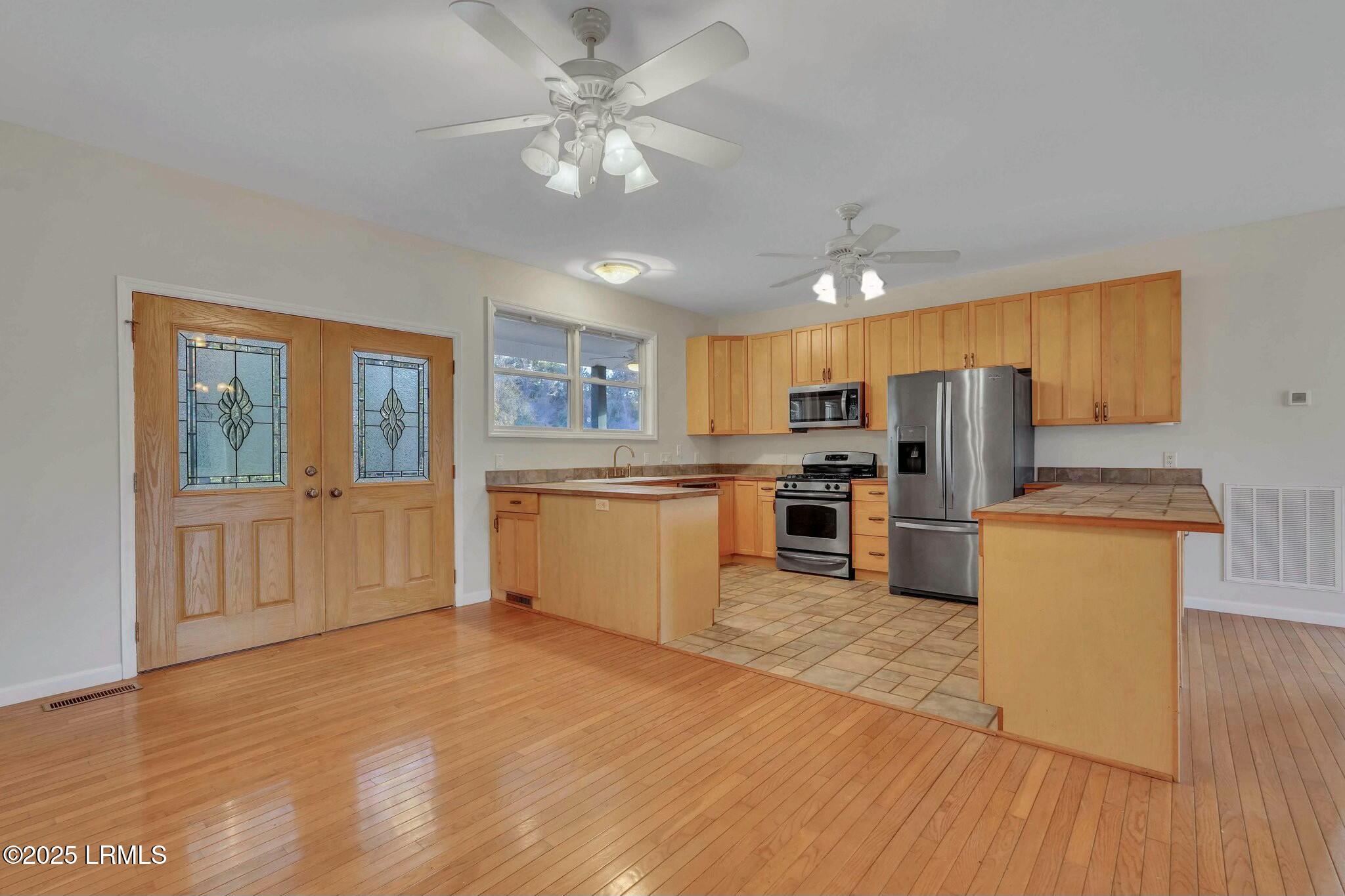 51 Coffin Point Road, St. Helena Island
