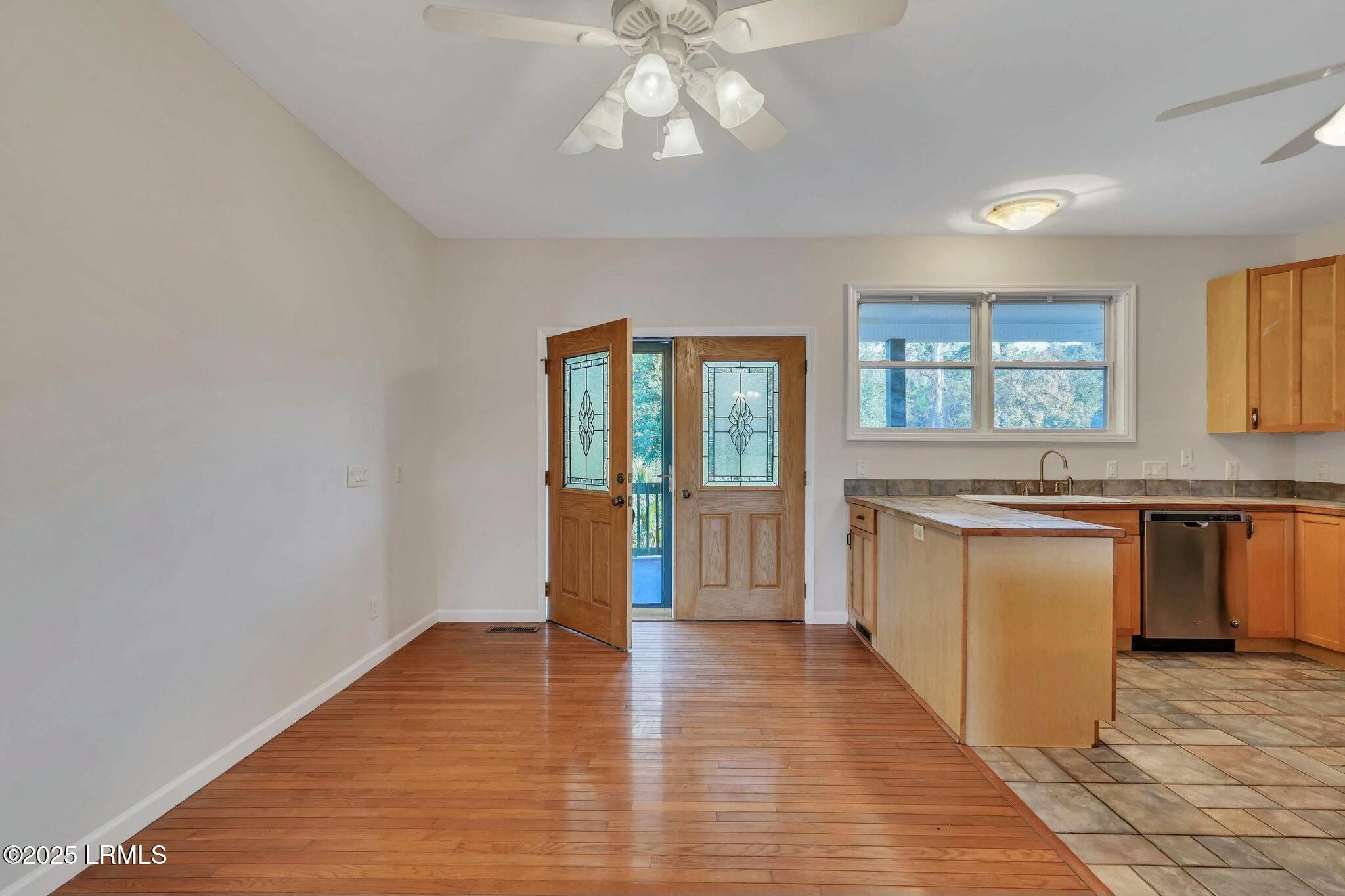 51 Coffin Point Road, St. Helena Island