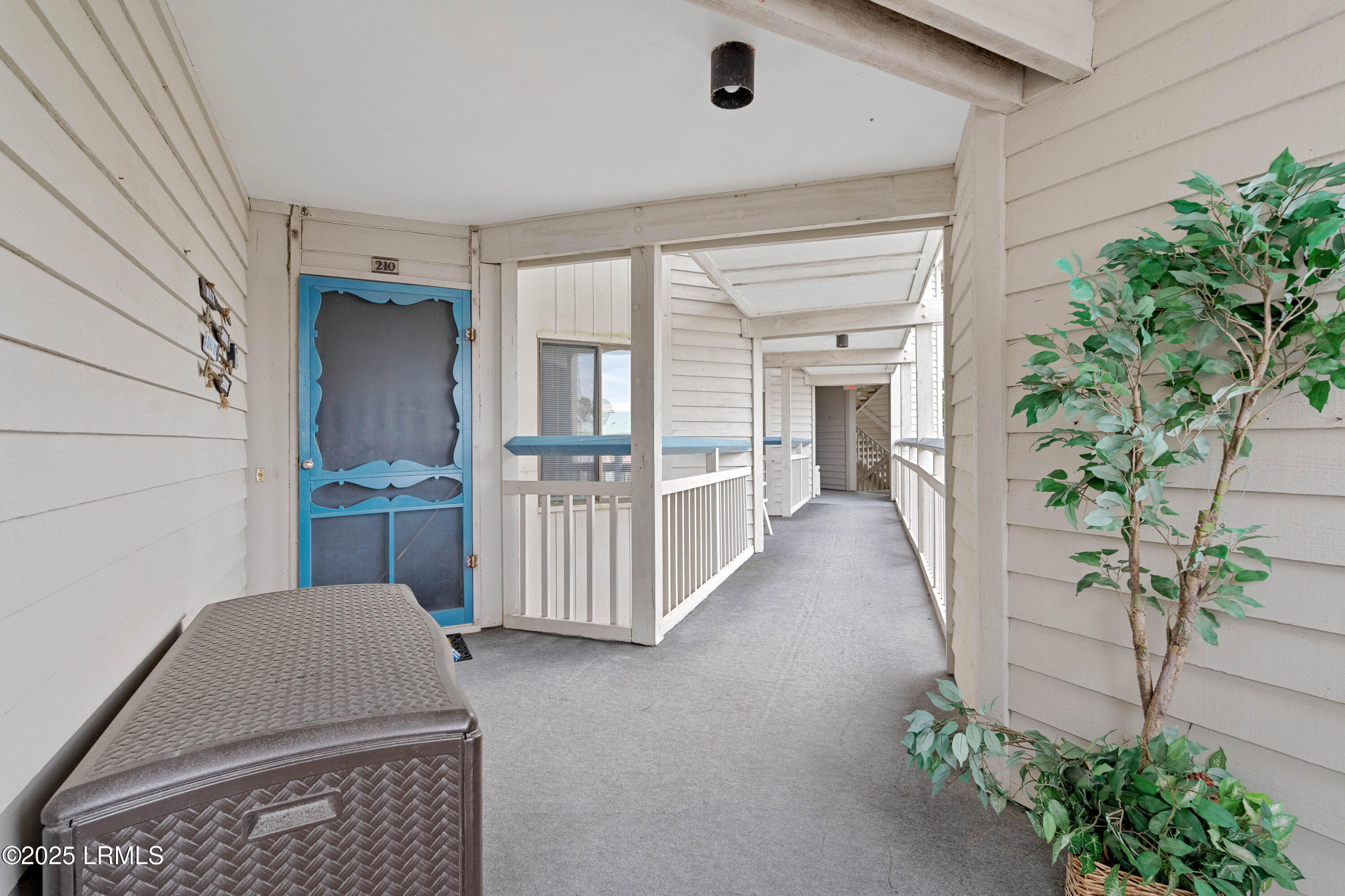 2 Harbor Drive N, L210
