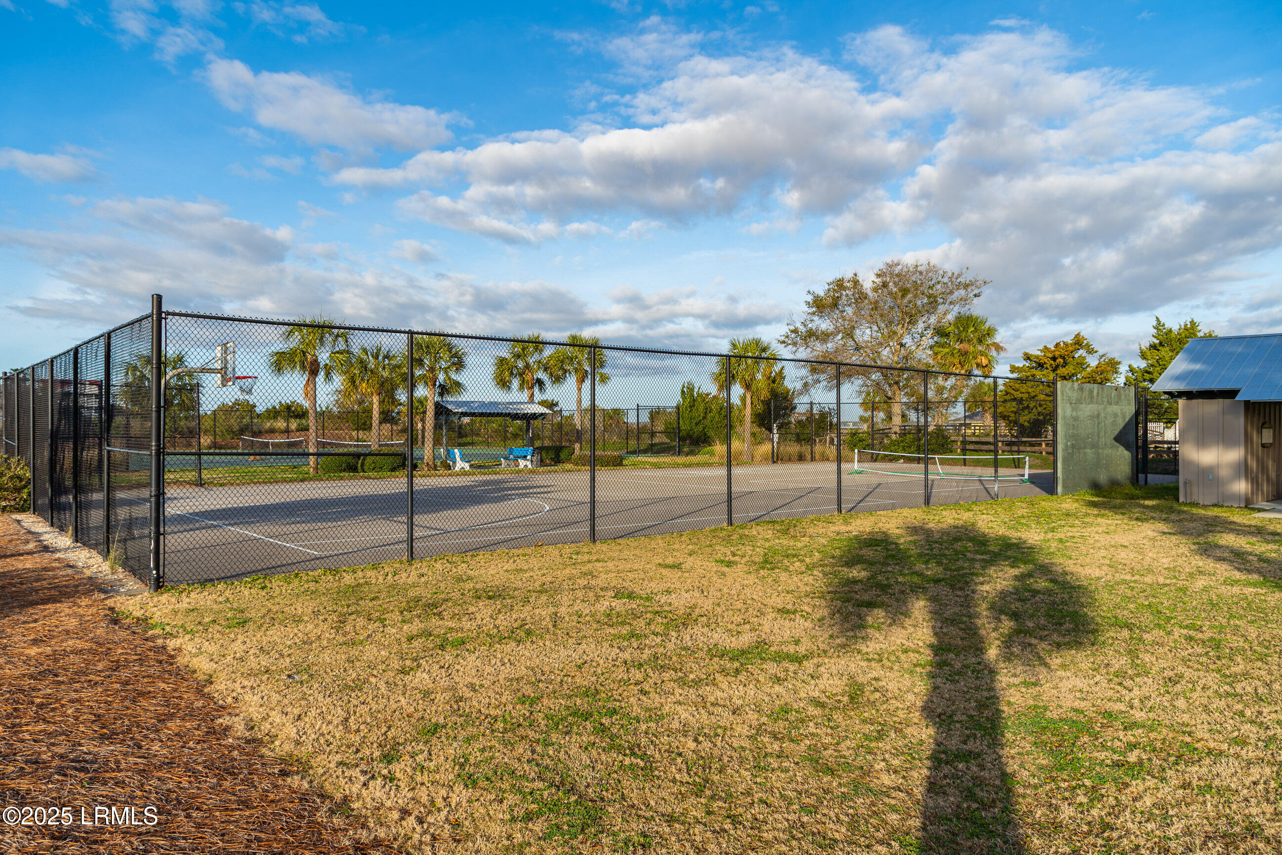 2 Harbor Drive N, L210