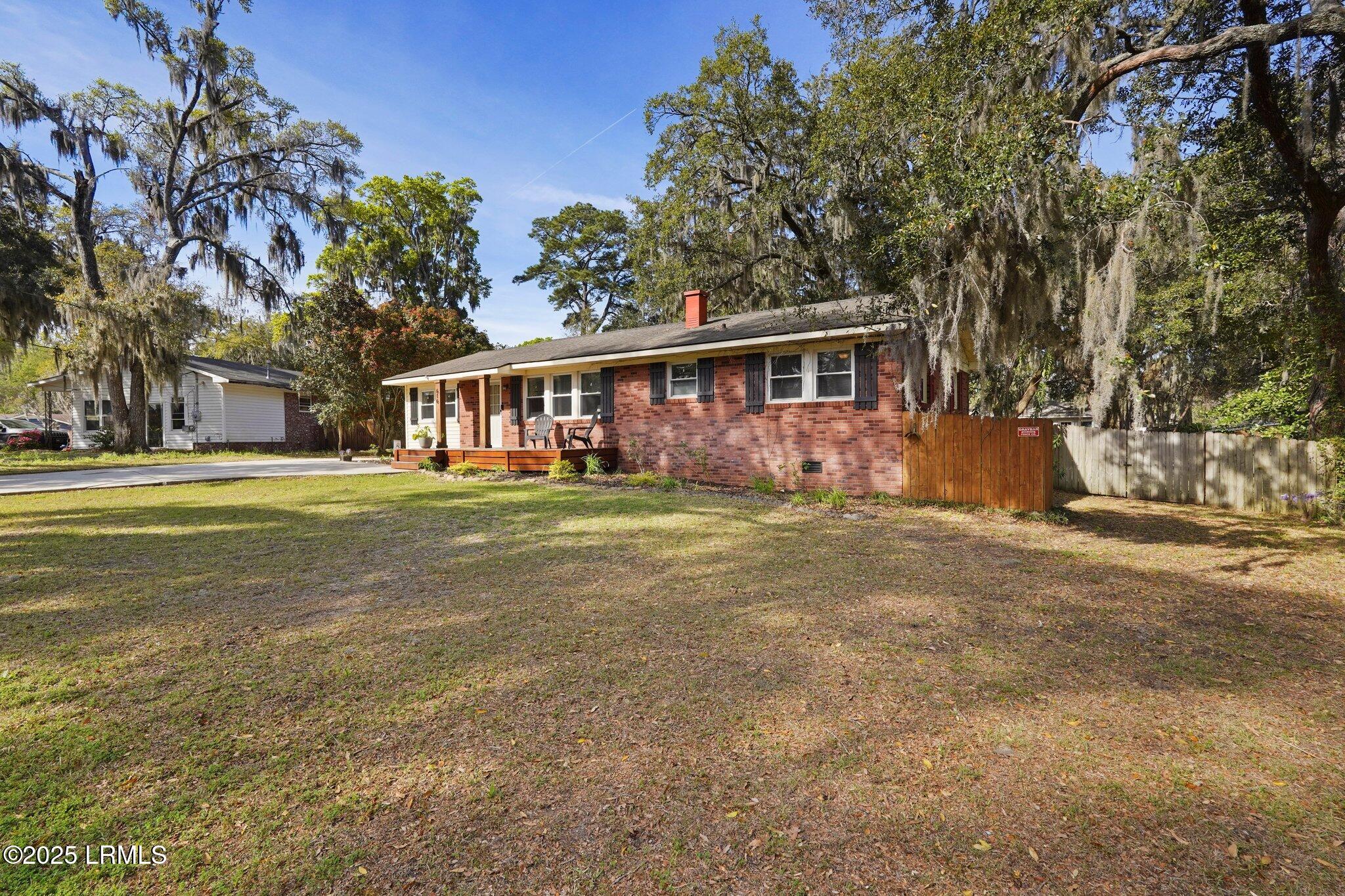 616 Mystic Drive E
