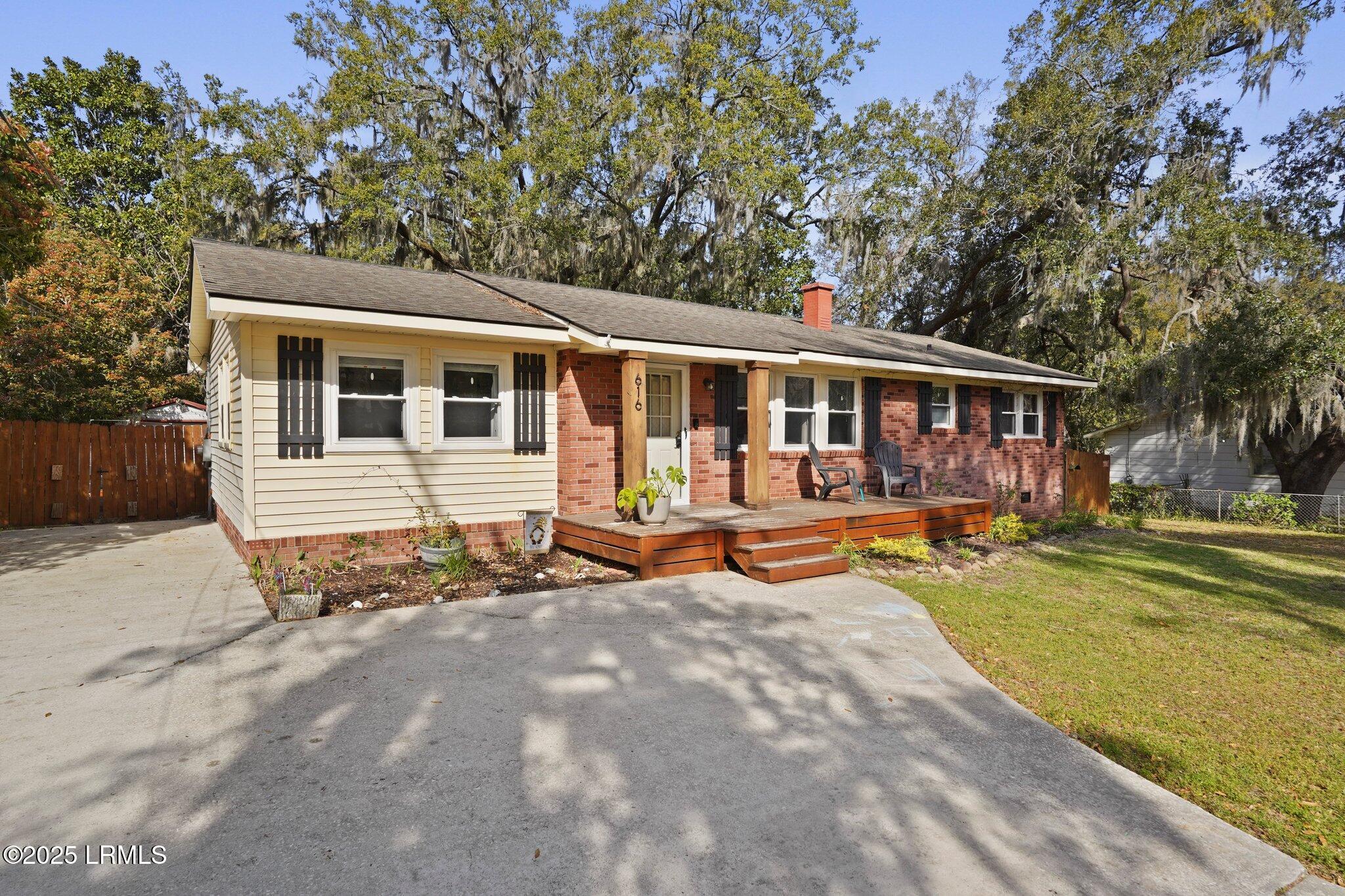 616 Mystic Drive E
