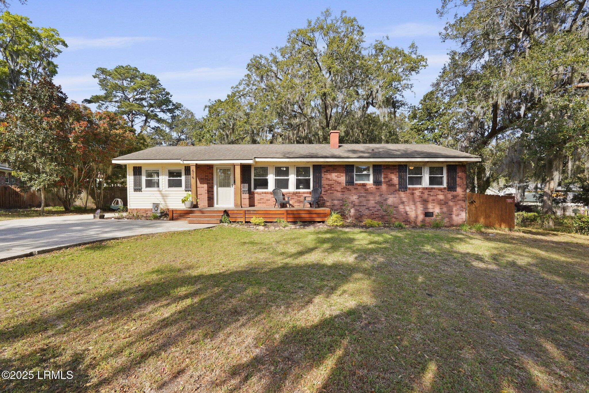 616 Mystic Drive E