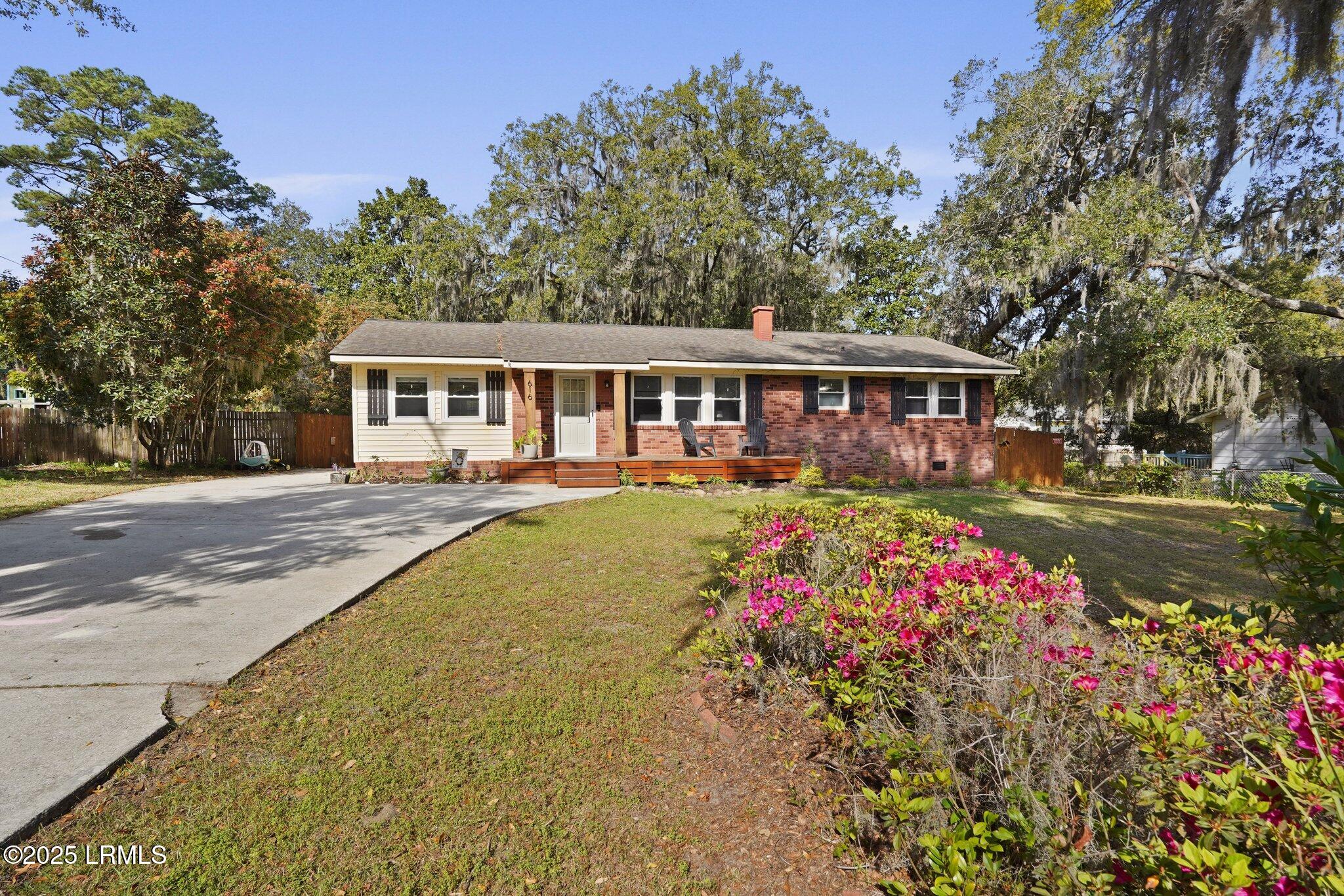 616 Mystic Drive E