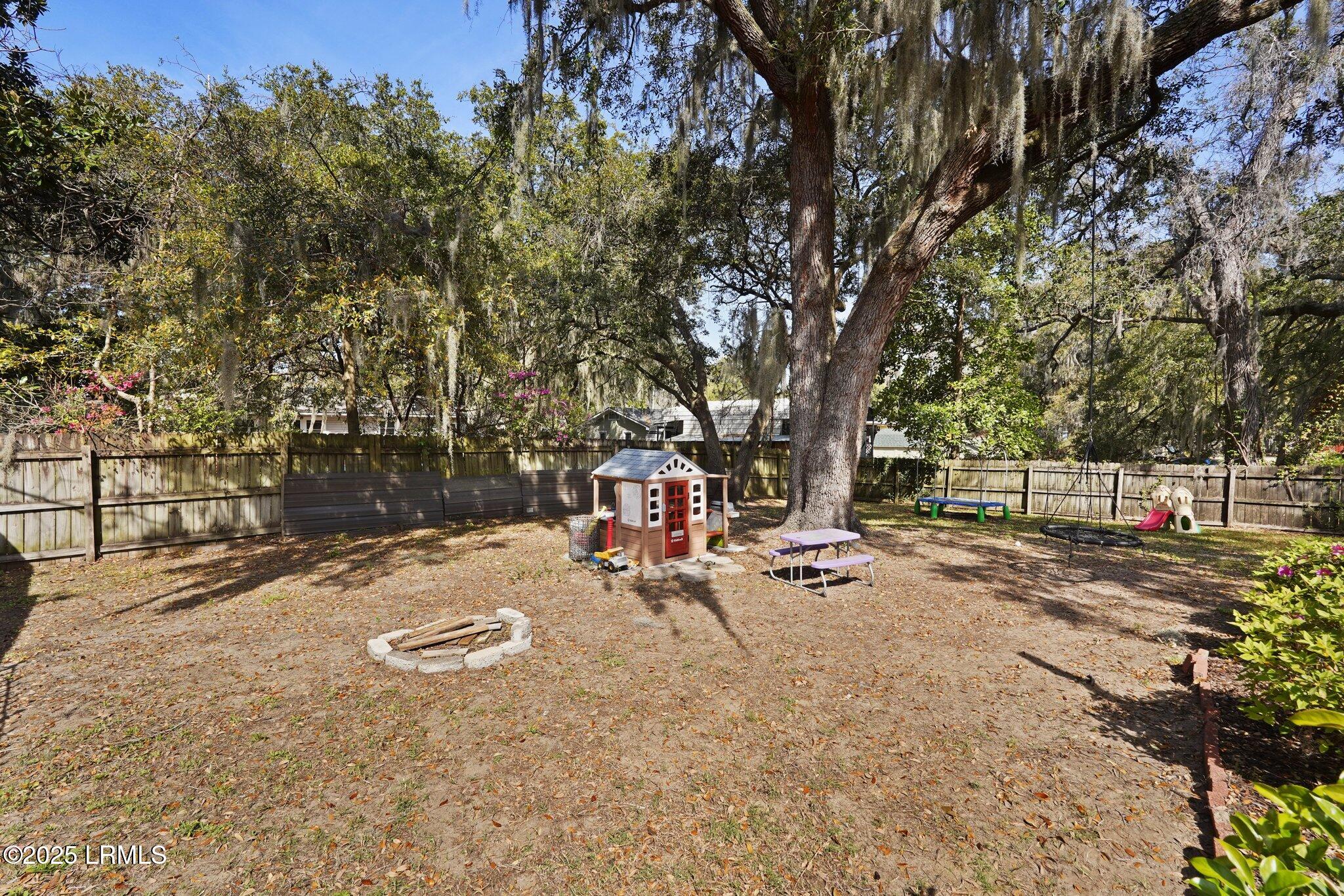 616 Mystic Drive E