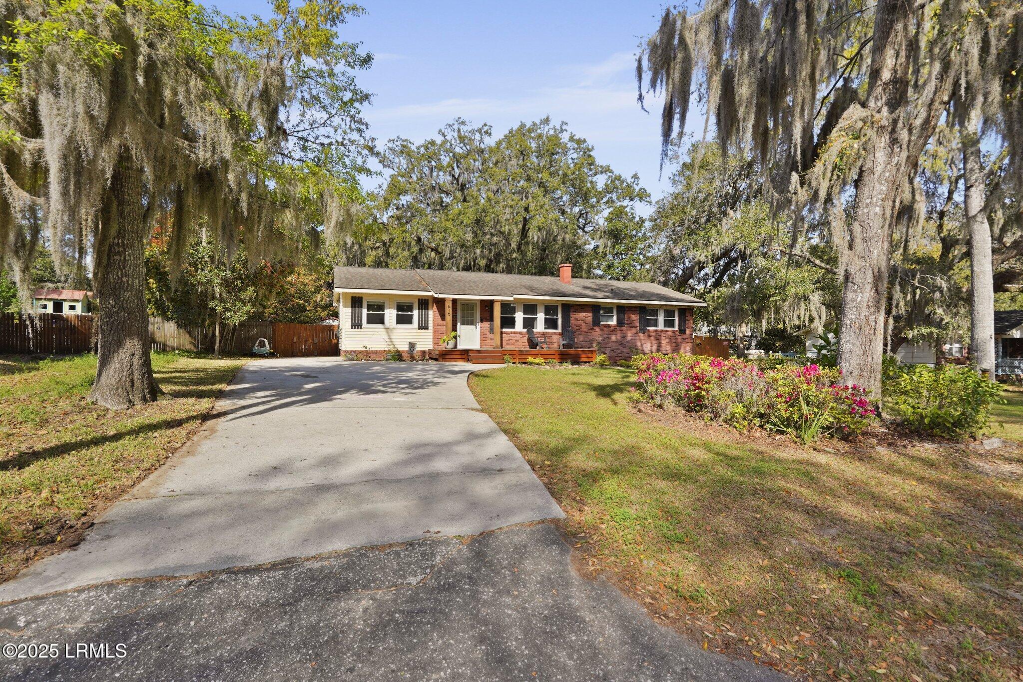 616 Mystic Drive E