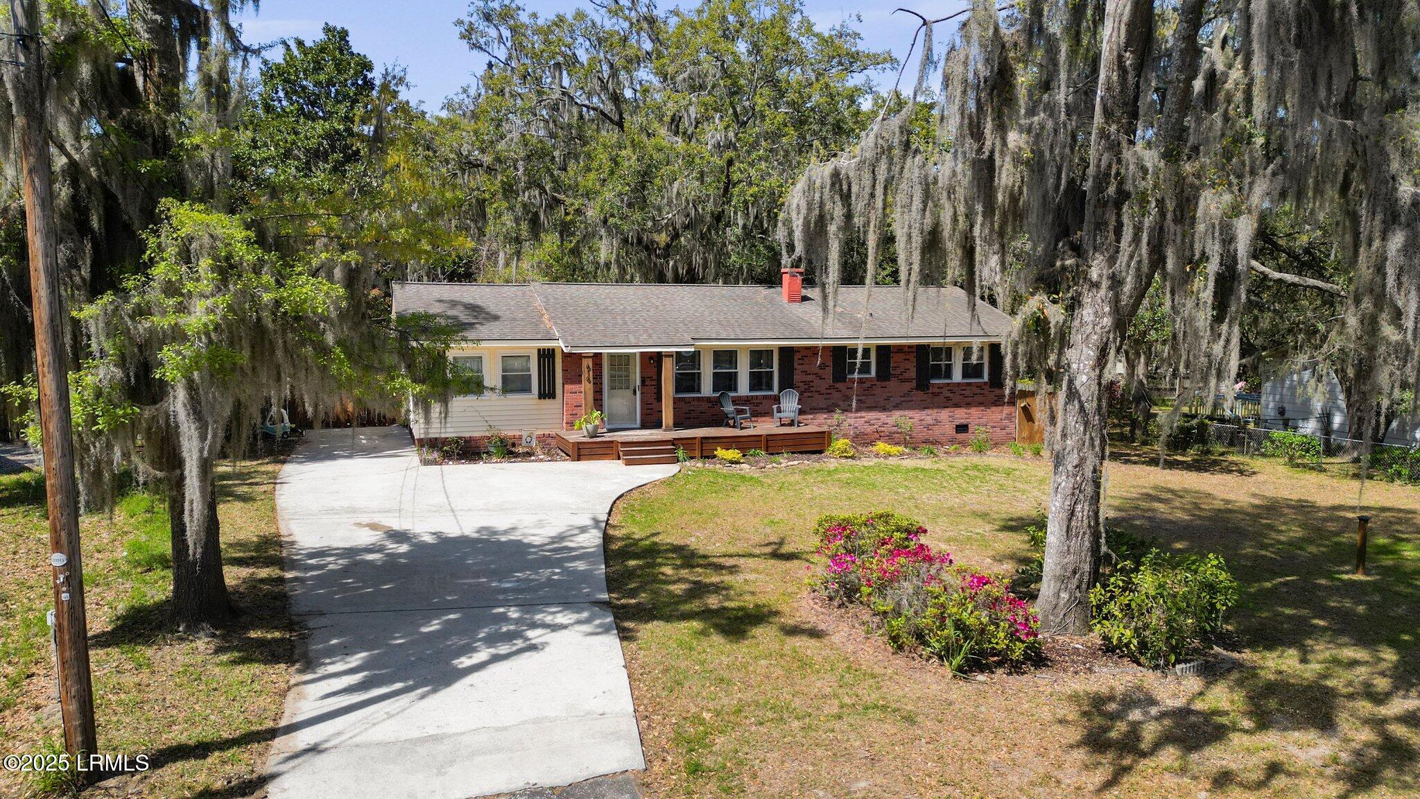 616 Mystic Drive E