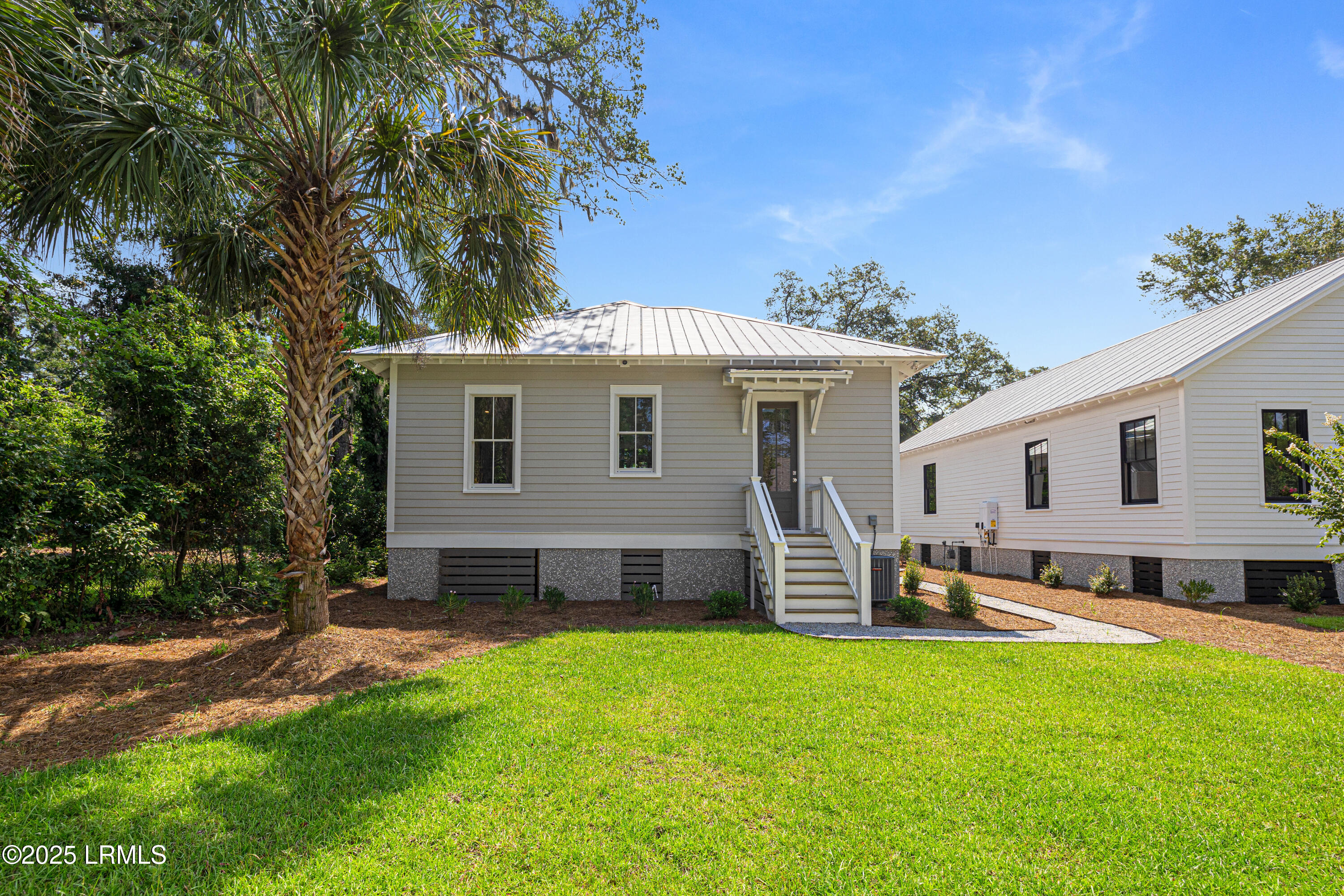 420 Waight Street