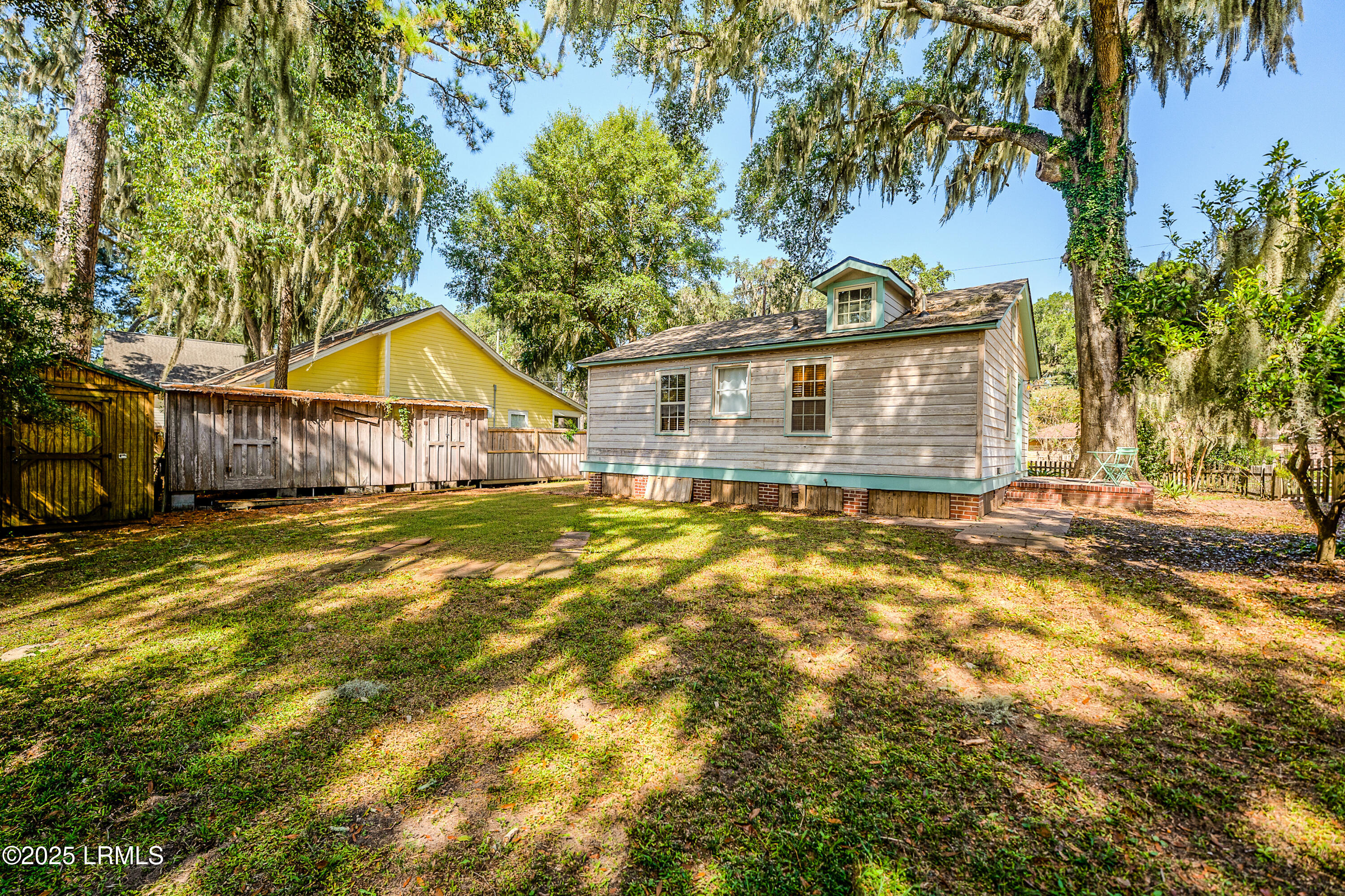 2514 Acorn Hill Avenue