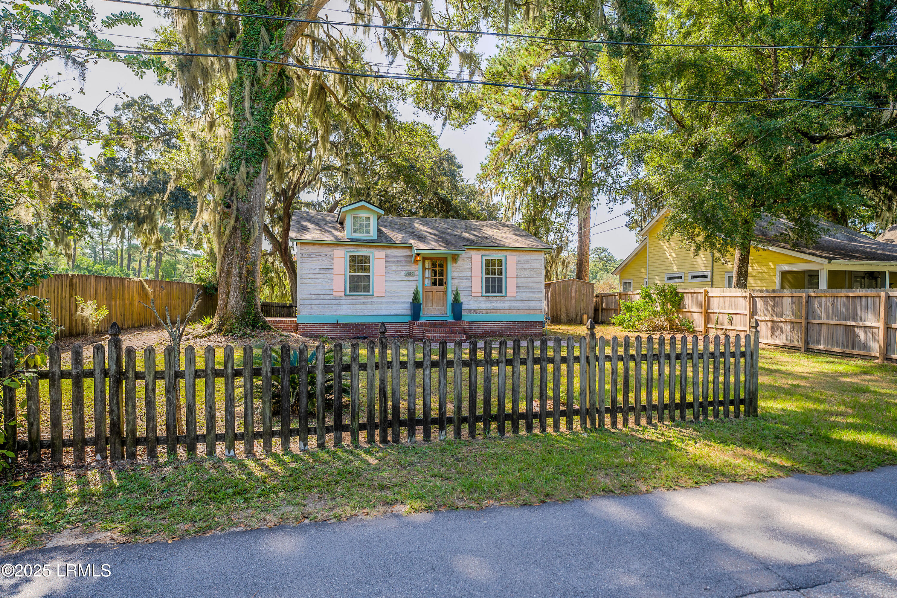 2514 Acorn Hill Avenue