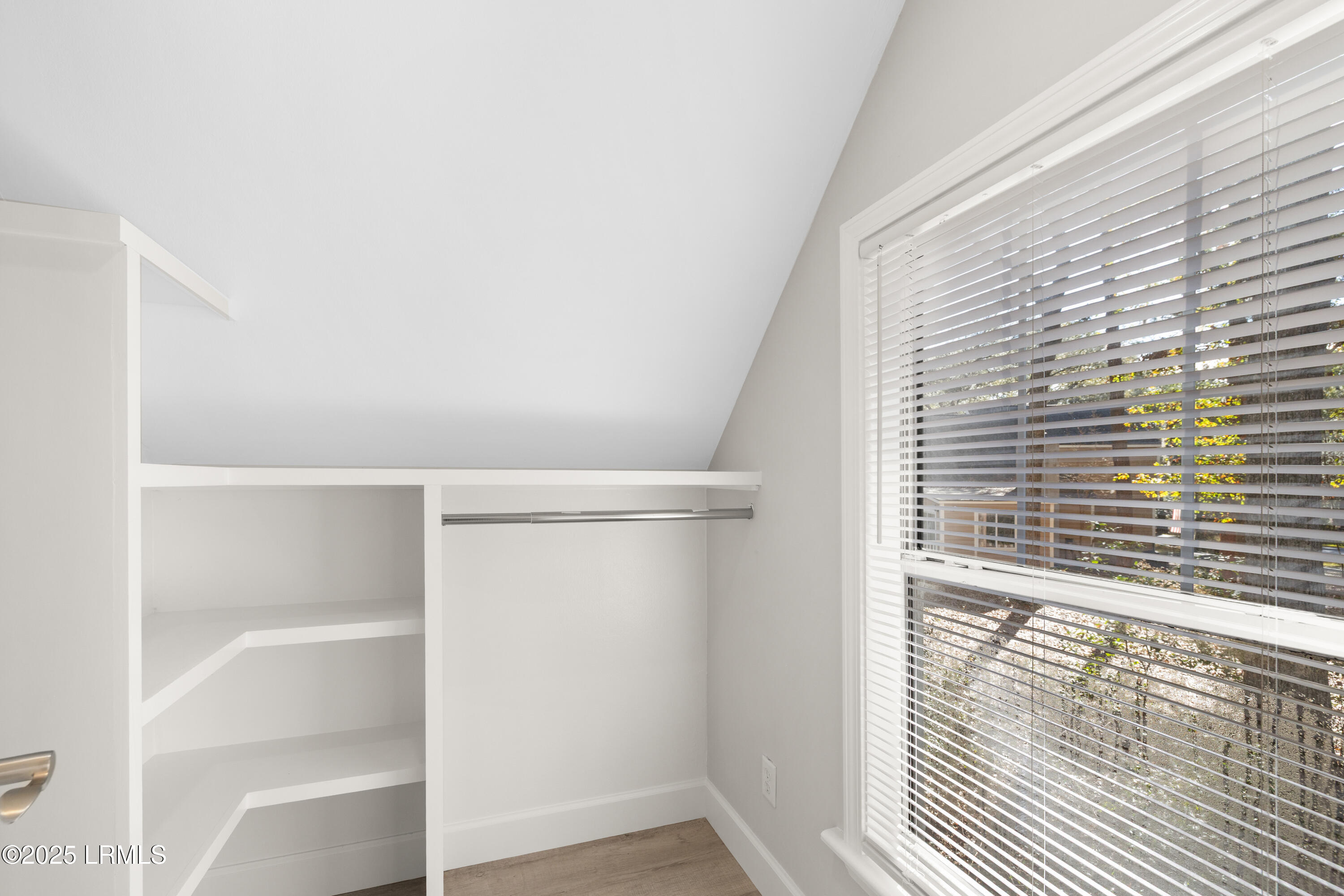 6 Spring Knob Circle