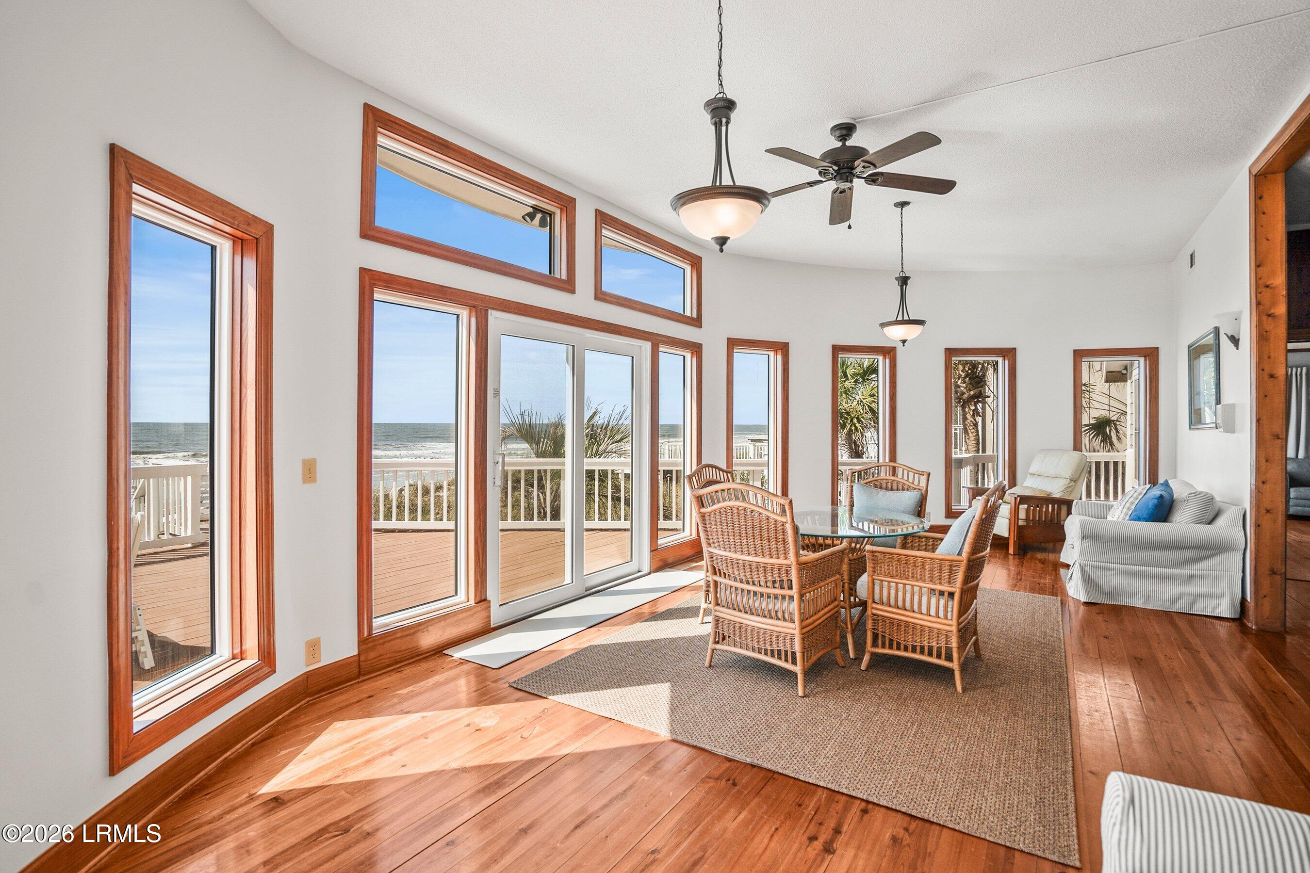 452 Tarpon Boulevard