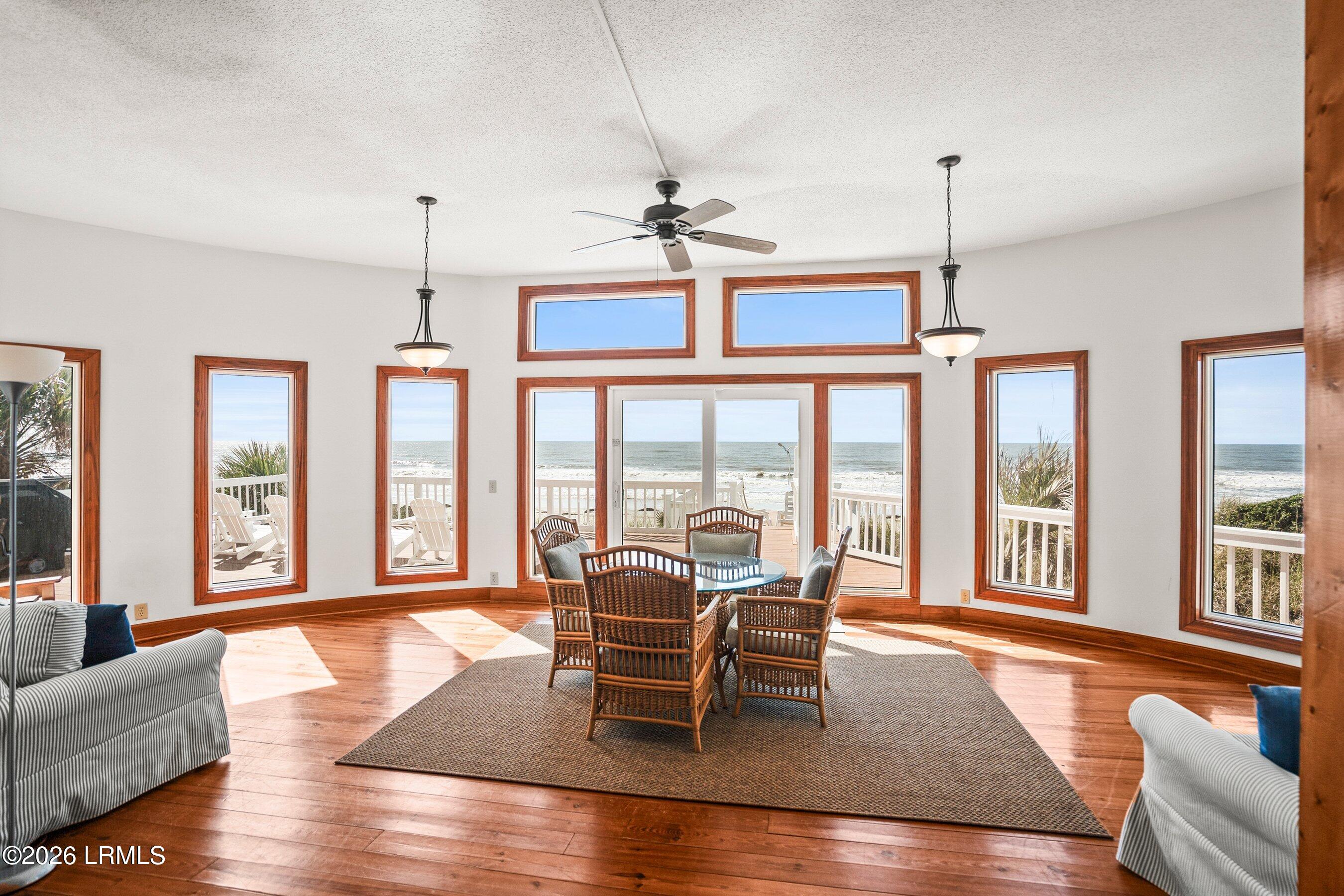 452 Tarpon Boulevard