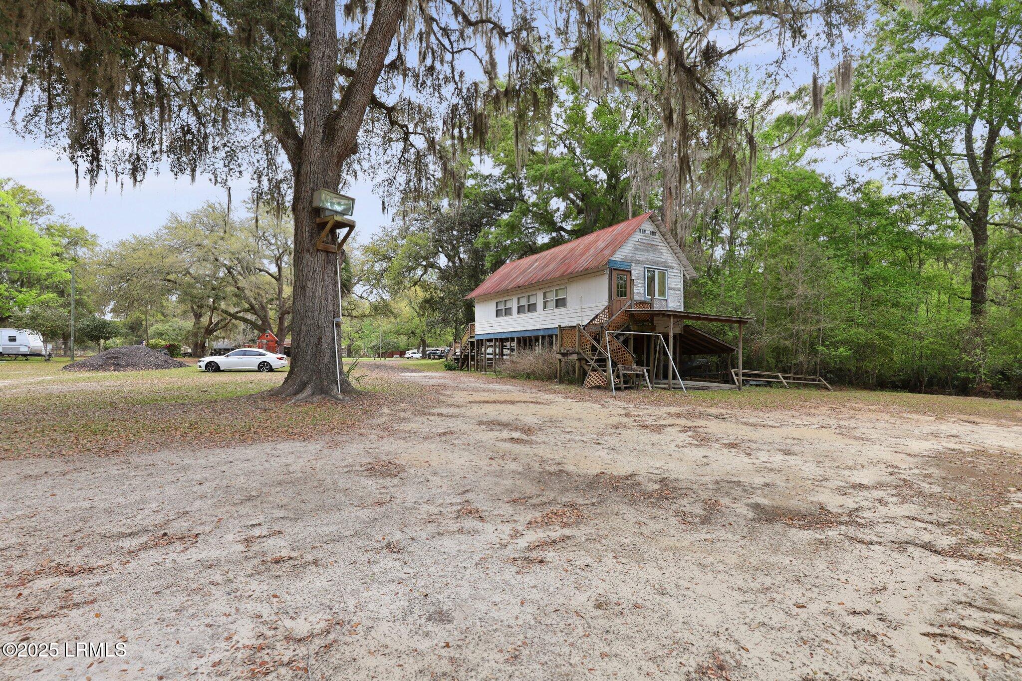 16703 Hendersonville Highway