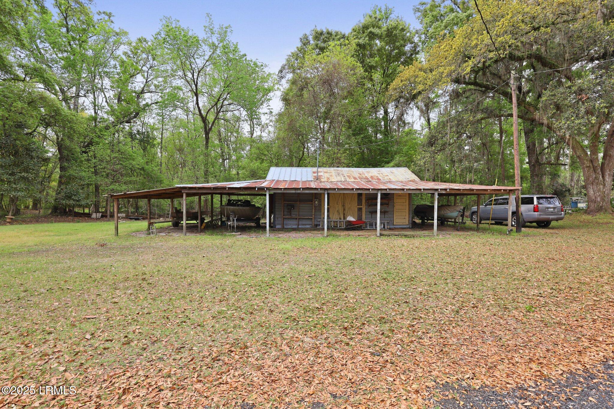 16703 Hendersonville Highway