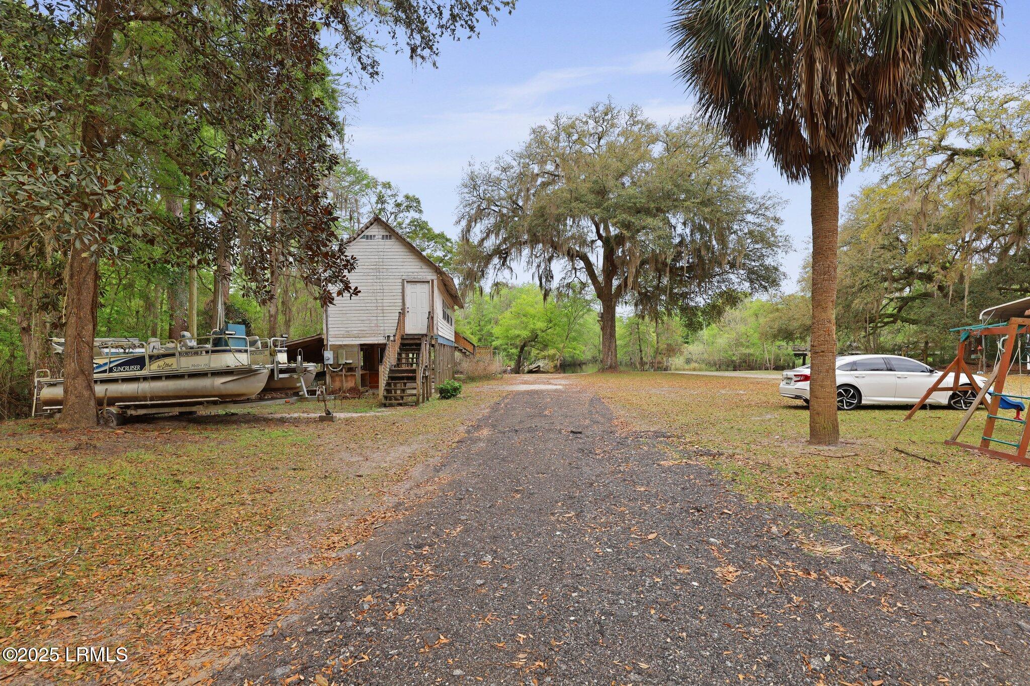 16703 Hendersonville Highway