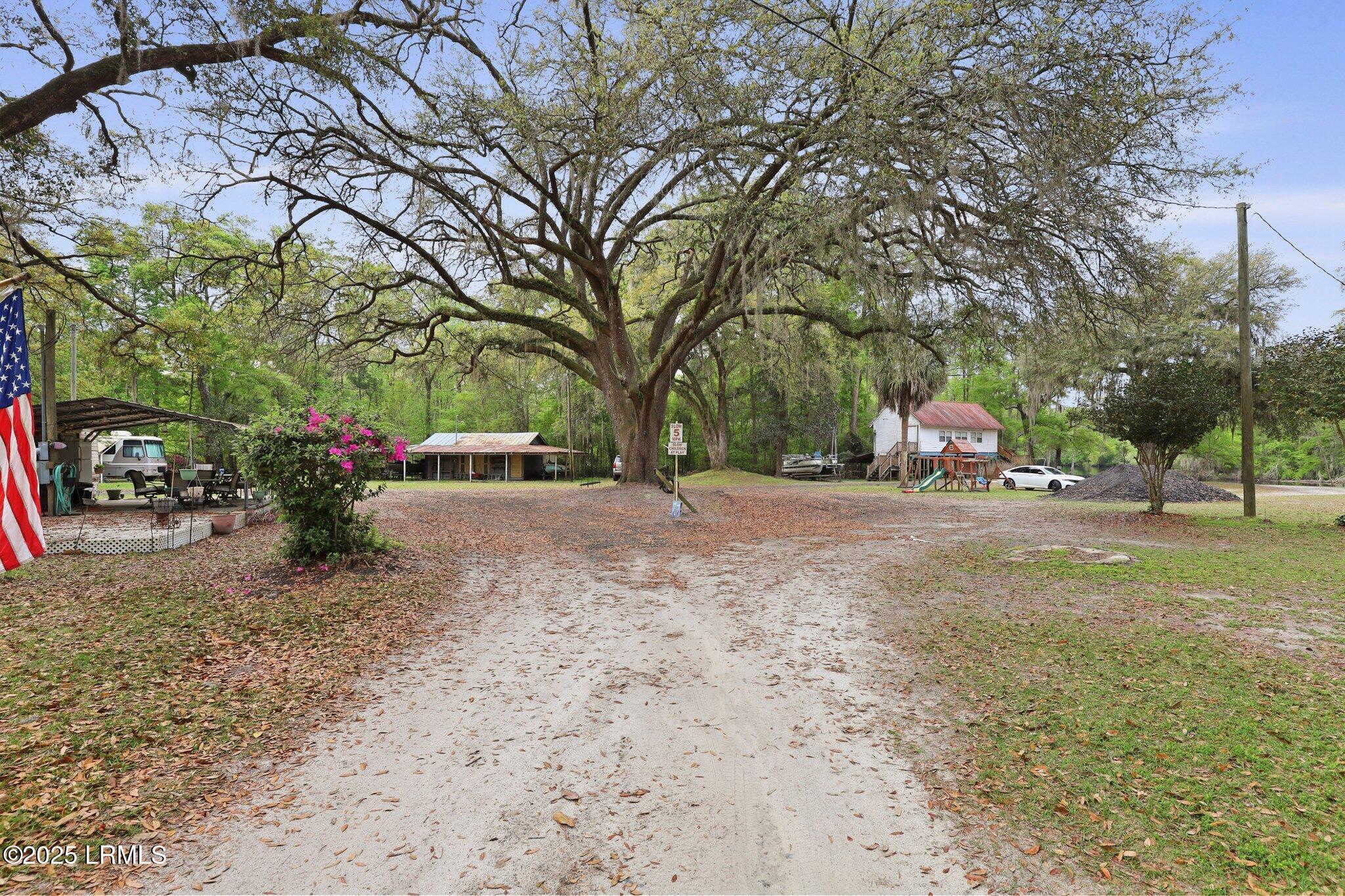 16703 Hendersonville Highway