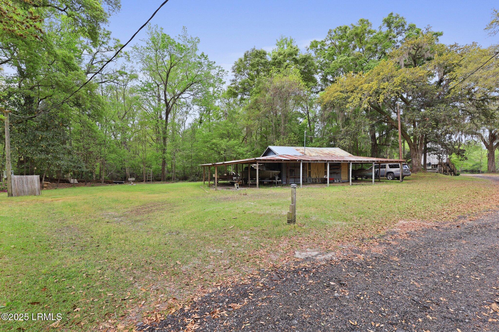 16703 Hendersonville Highway