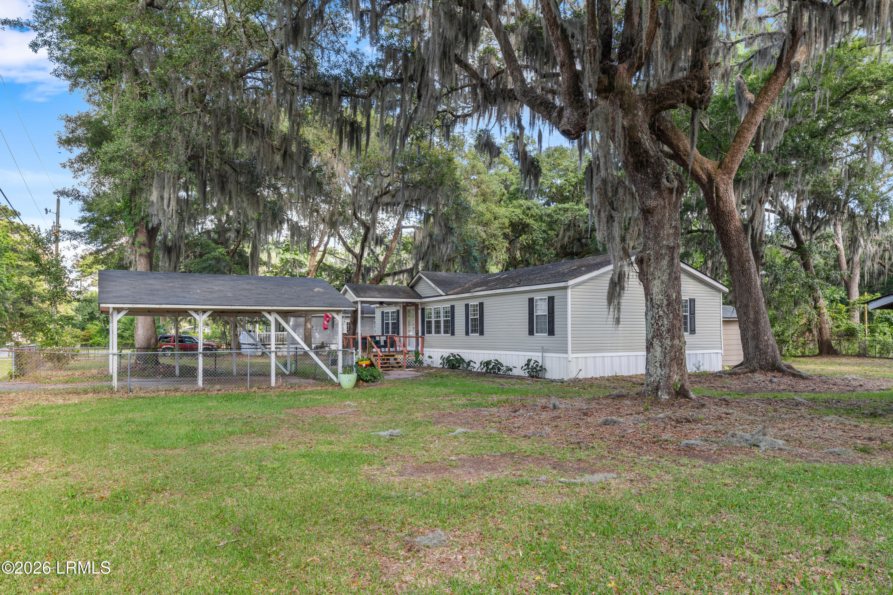 122 Bonaire Circle S