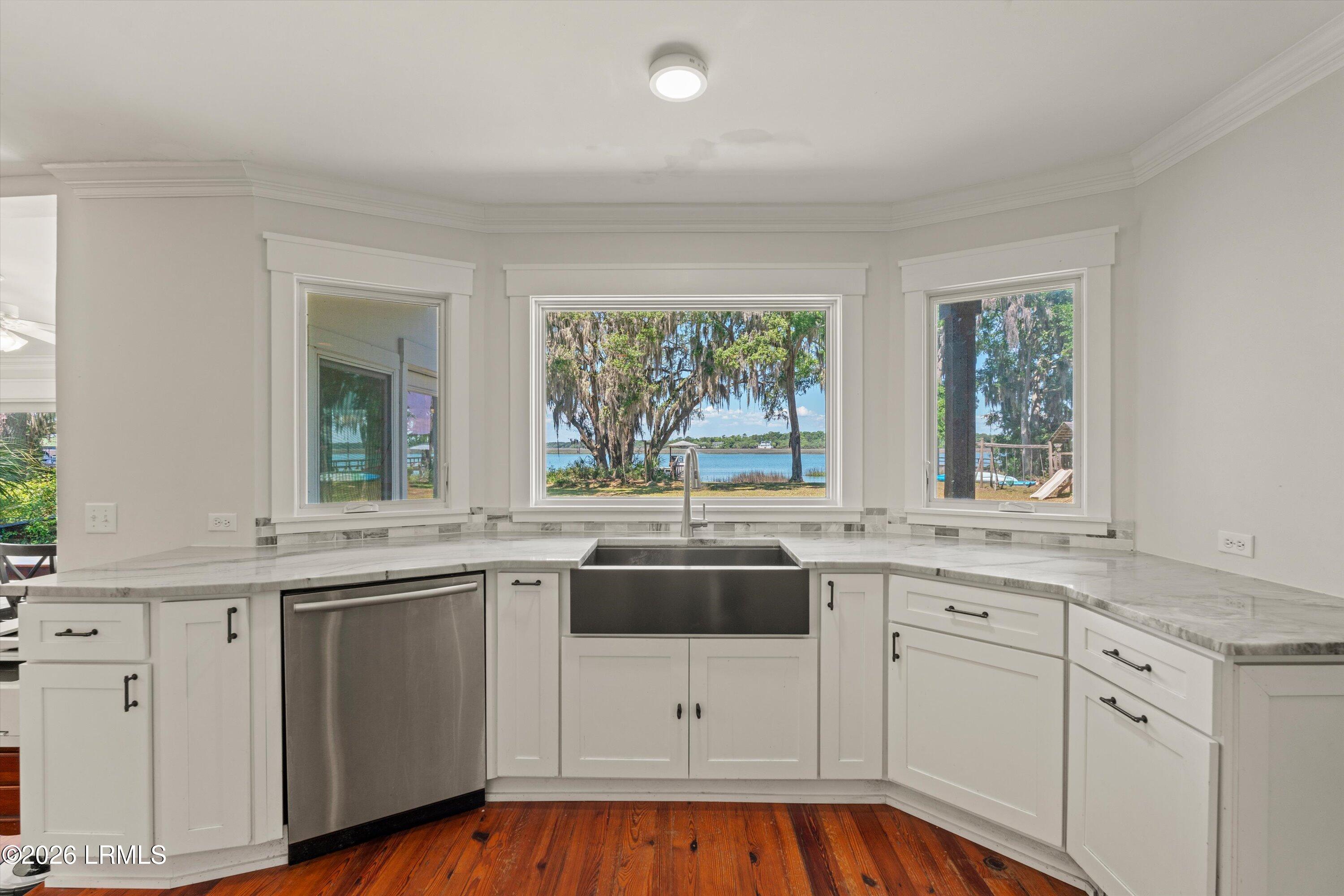12 Riverfront Place