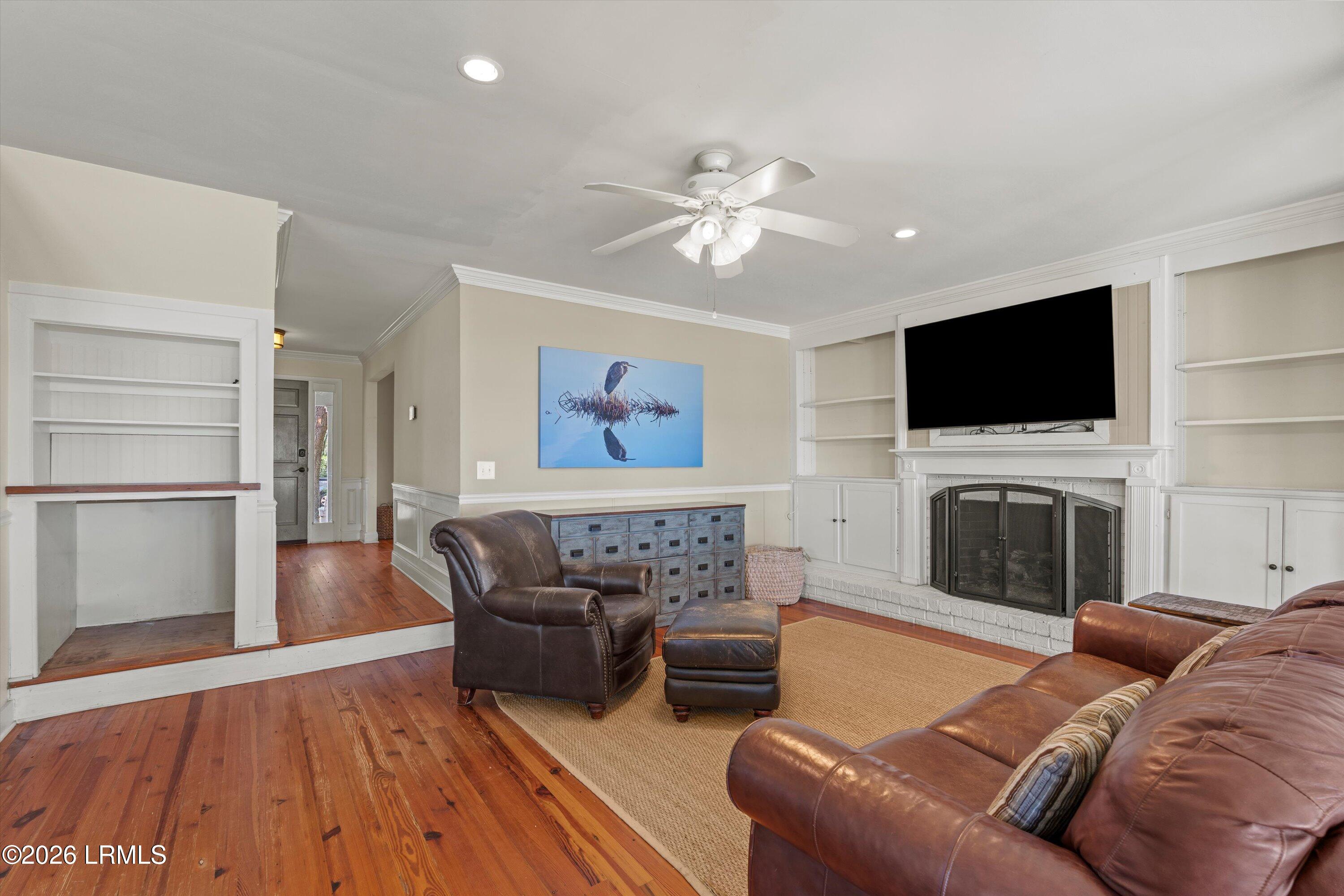 12 Riverfront Place