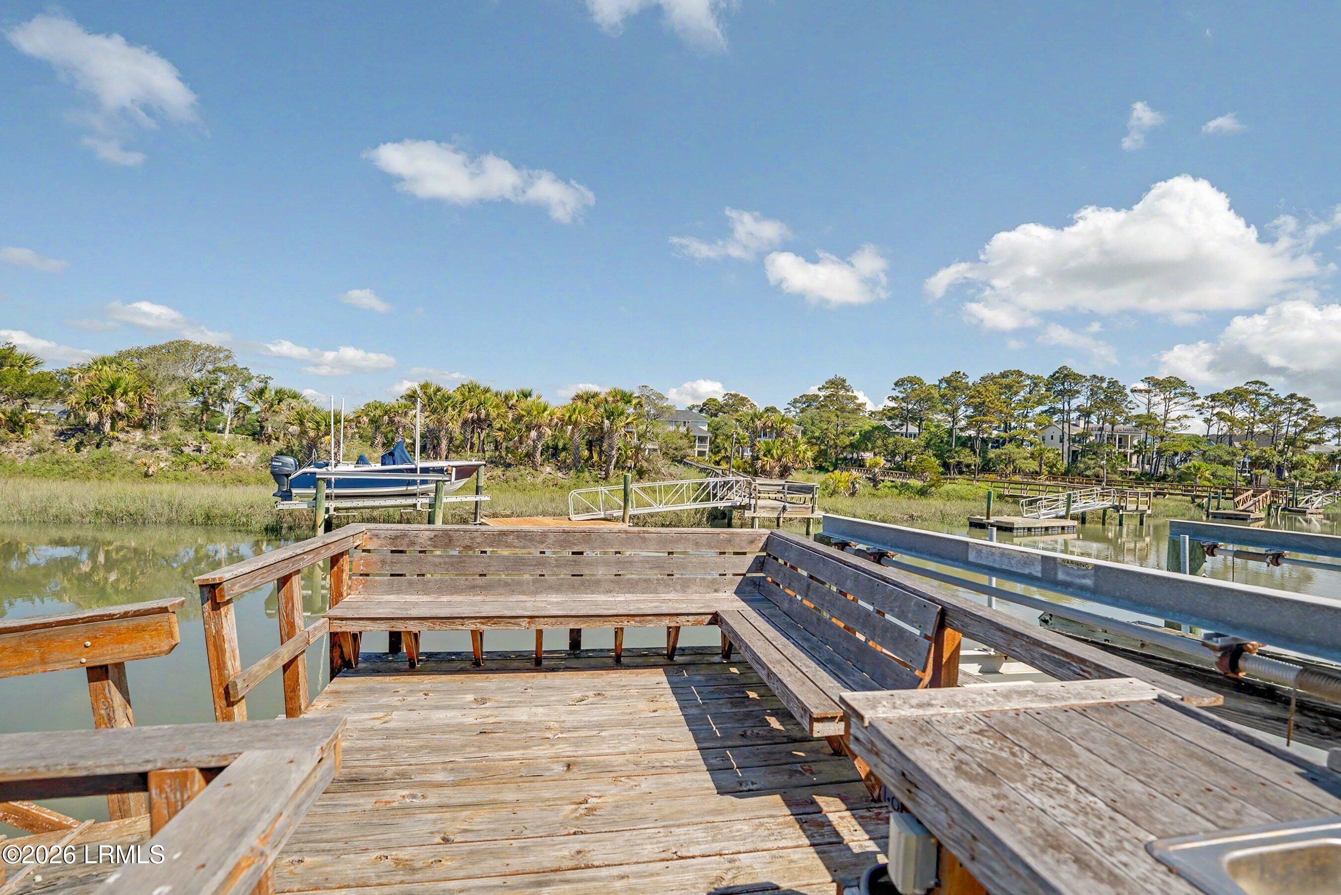 455 Tarpon Boulevard