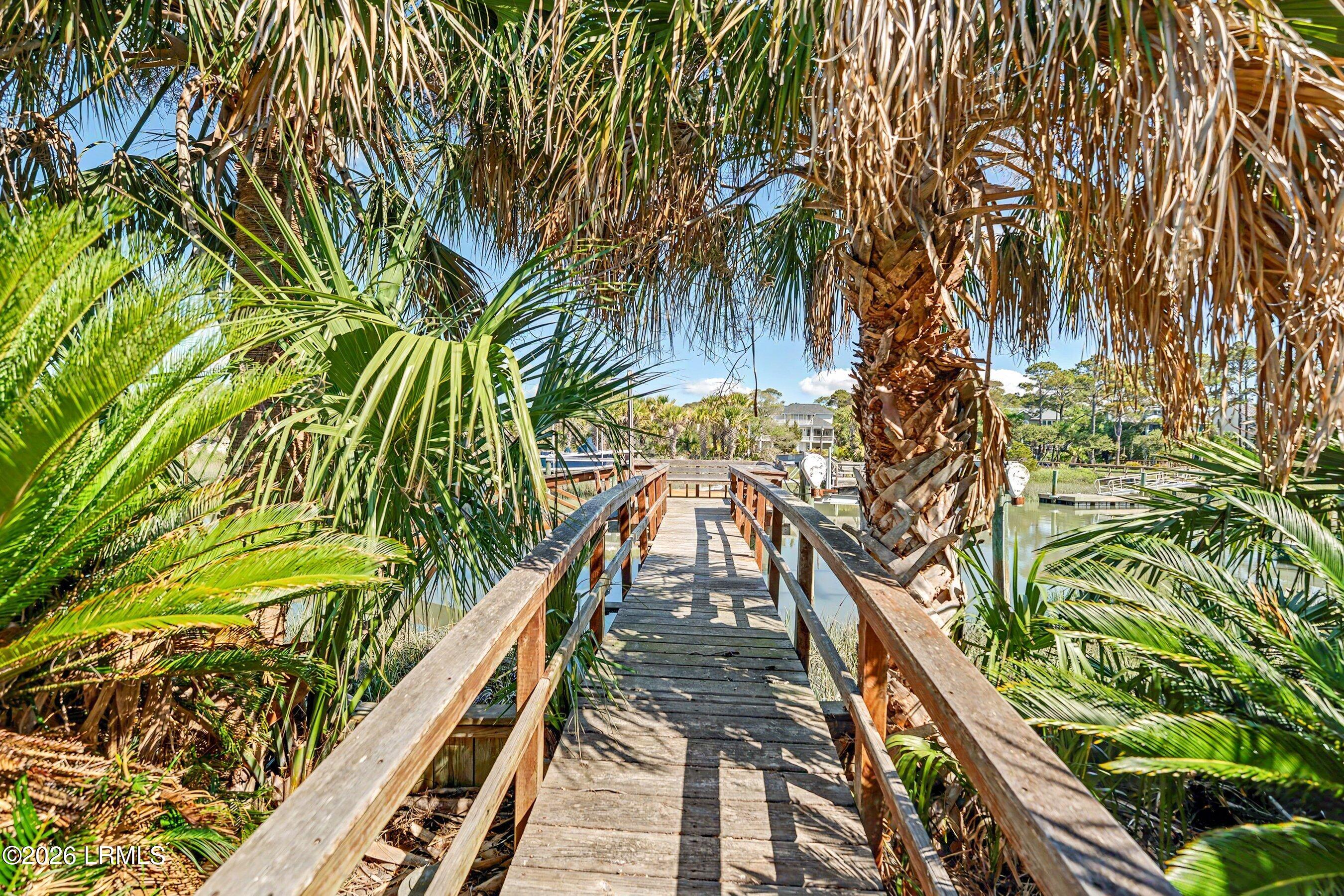 455 Tarpon Boulevard