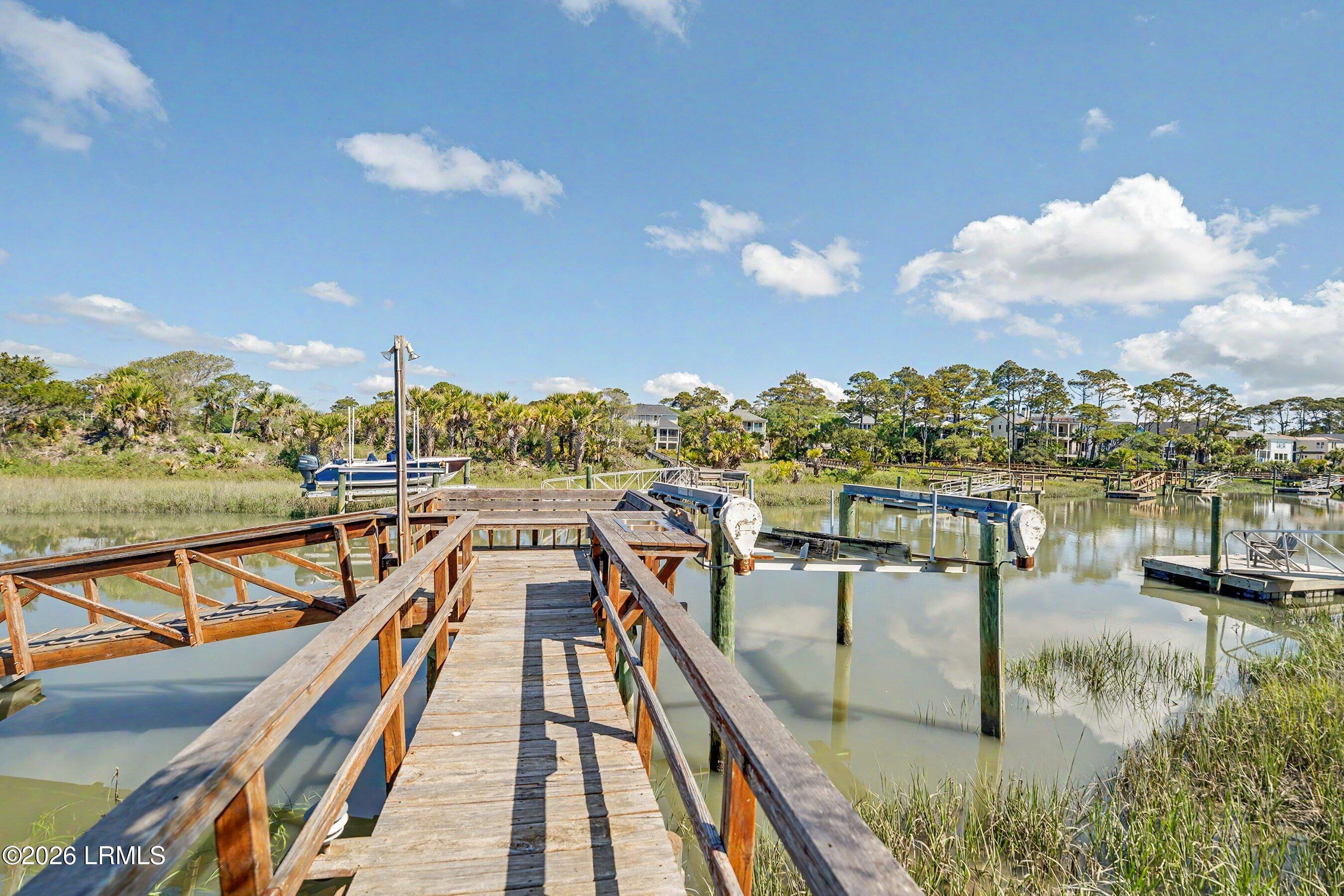 455 Tarpon Boulevard