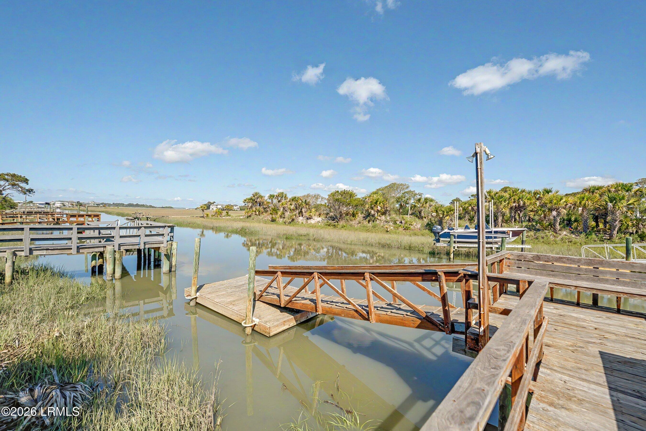 455 Tarpon Boulevard