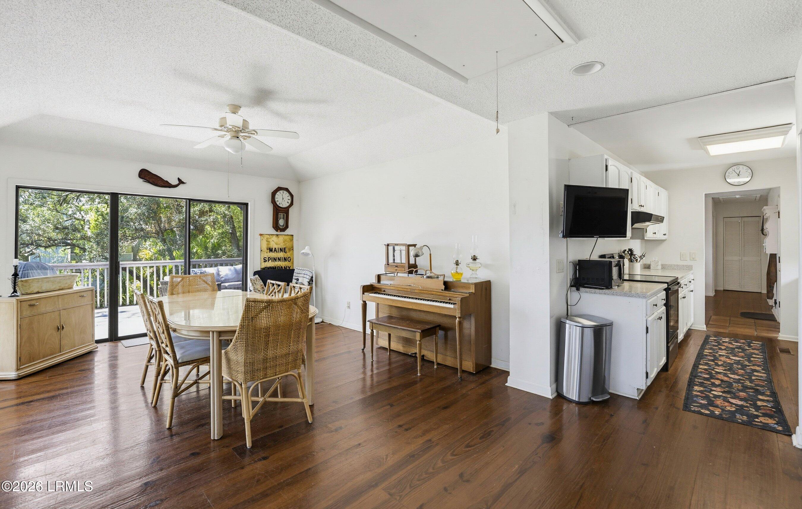 868 Sabal Court