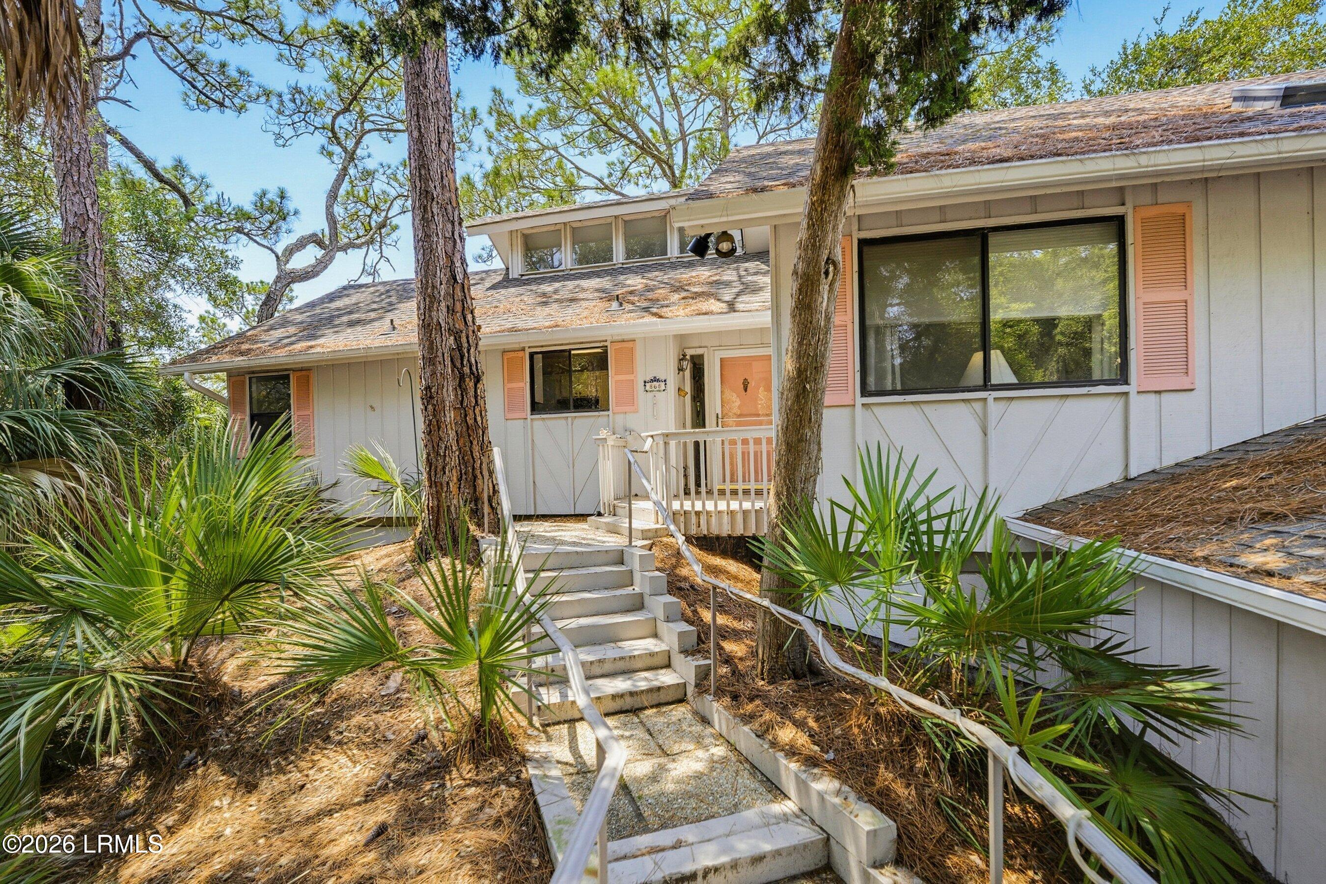 868 Sabal Court