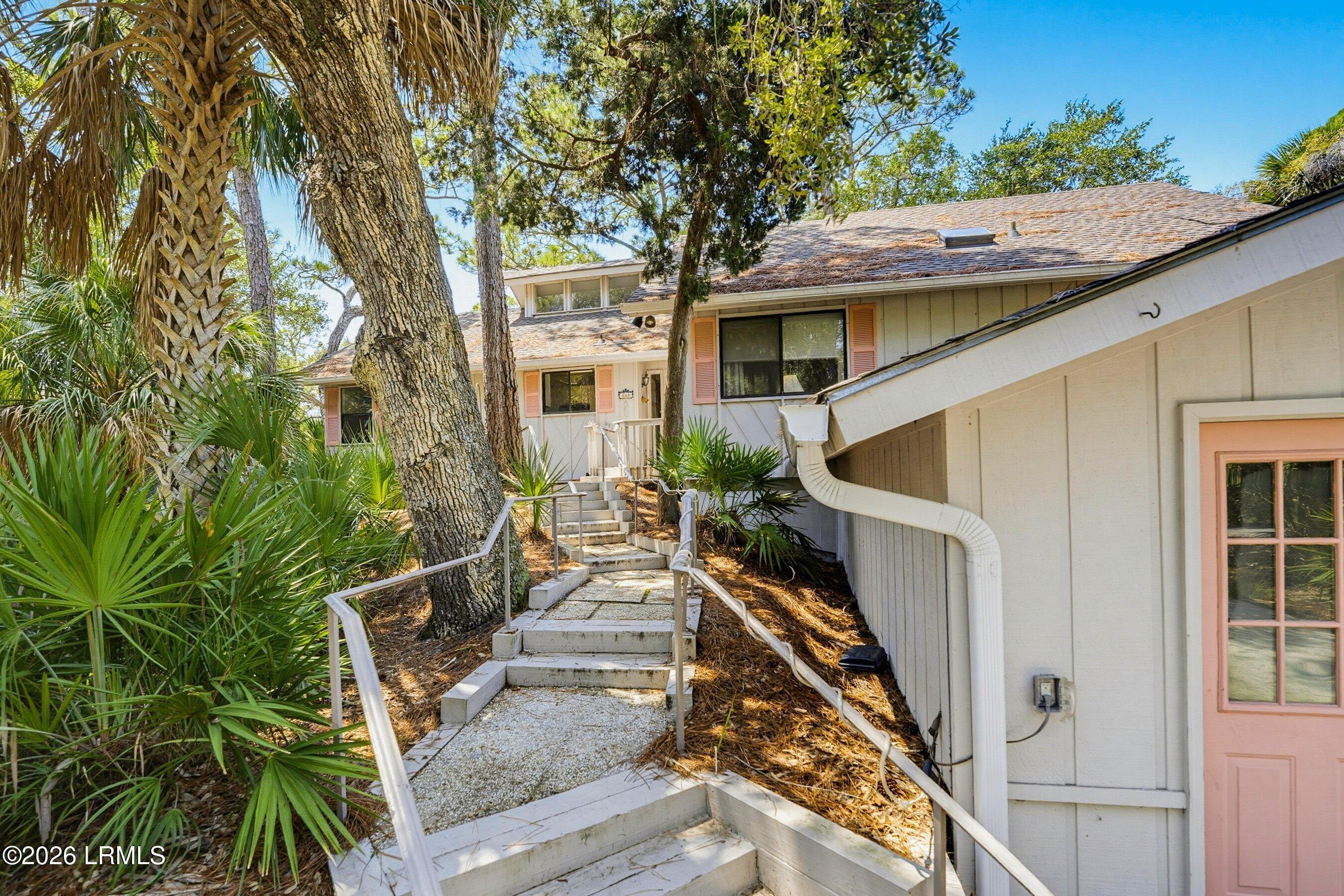 868 Sabal Court