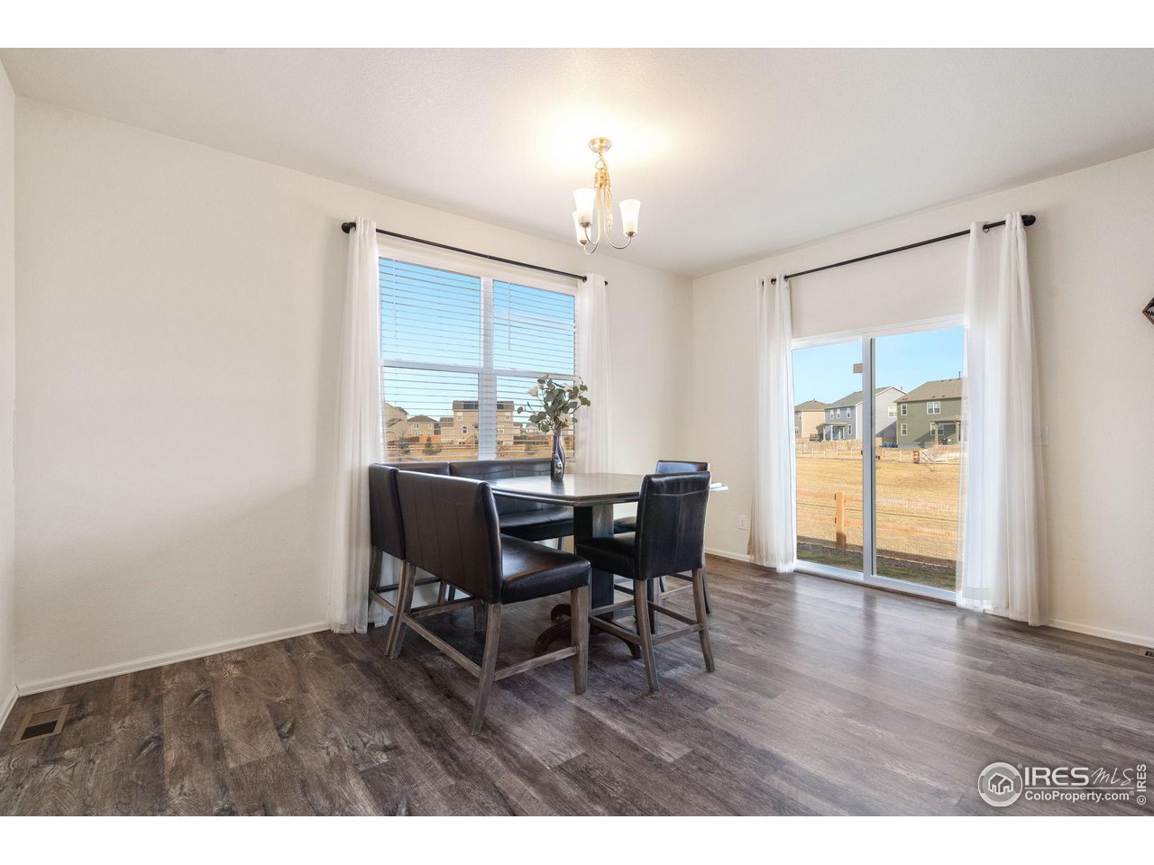 909 Camberly Dr