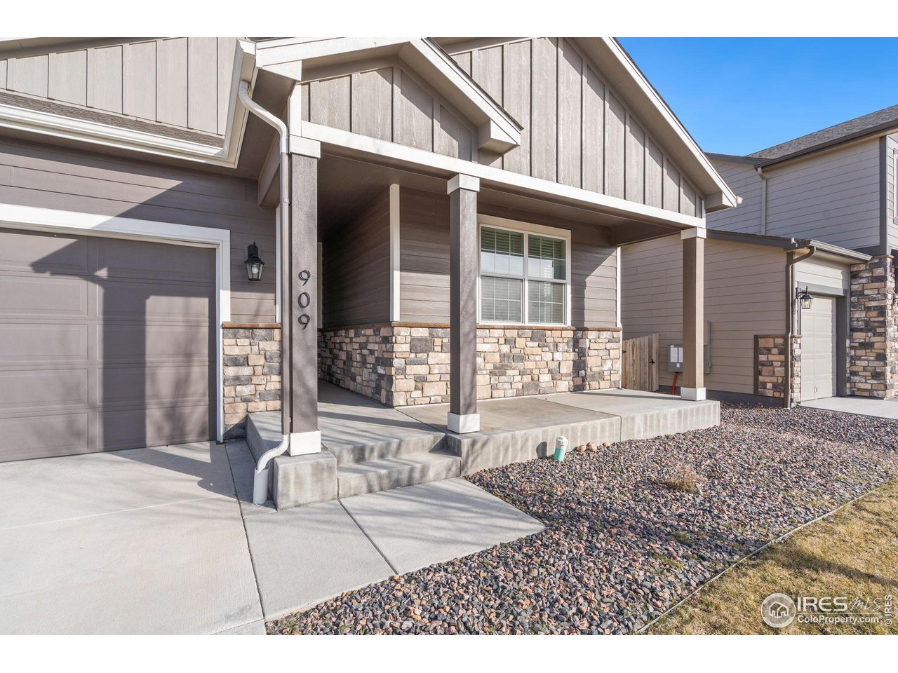 909 Camberly Dr