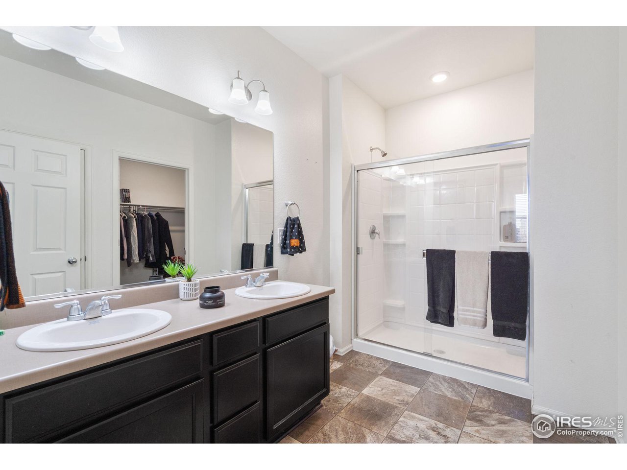 909 Camberly Dr